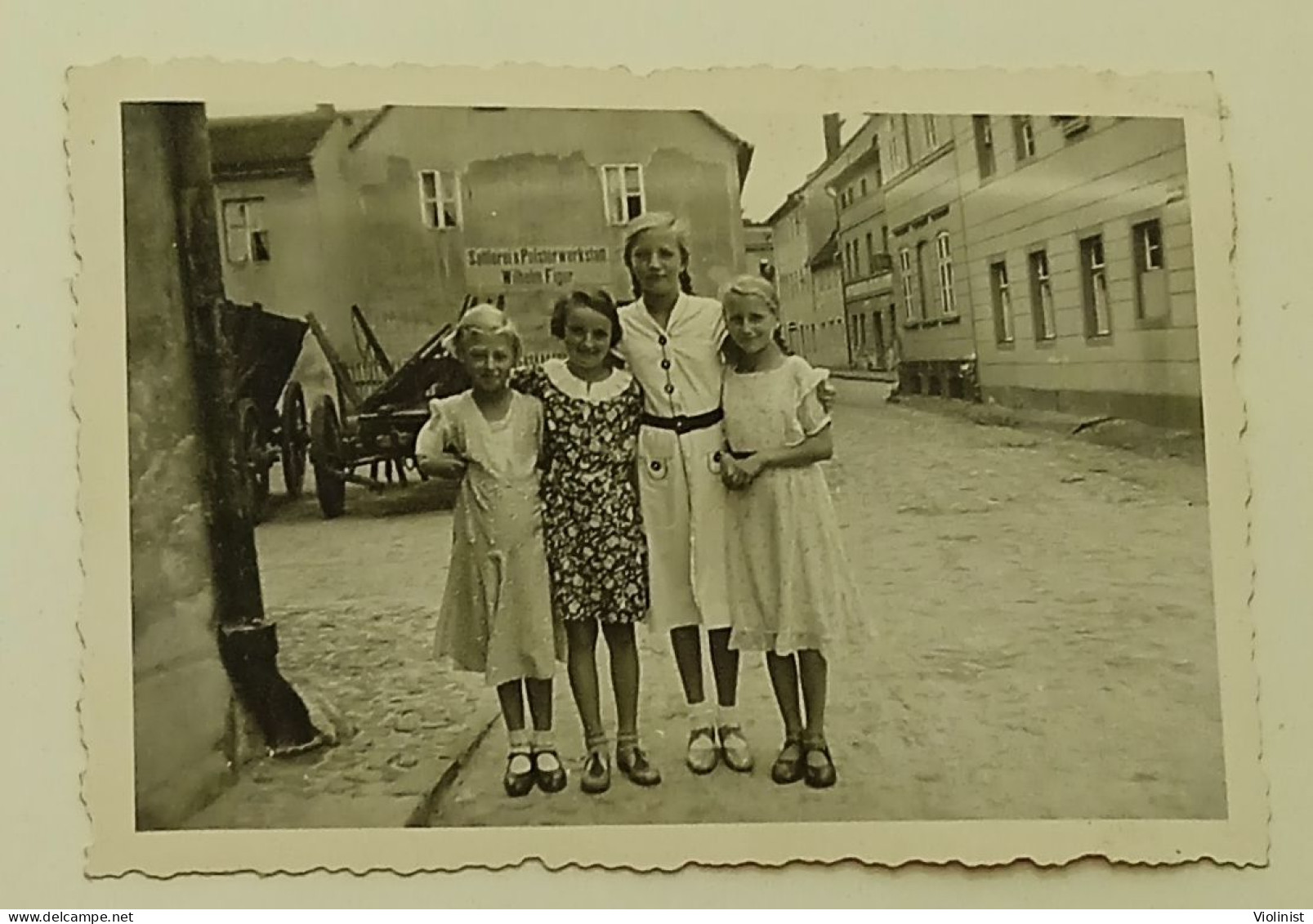 Germany-Four Young Girls Standing On The Street-Photo Gowir,Finsterwalde-old Photo - Plaatsen