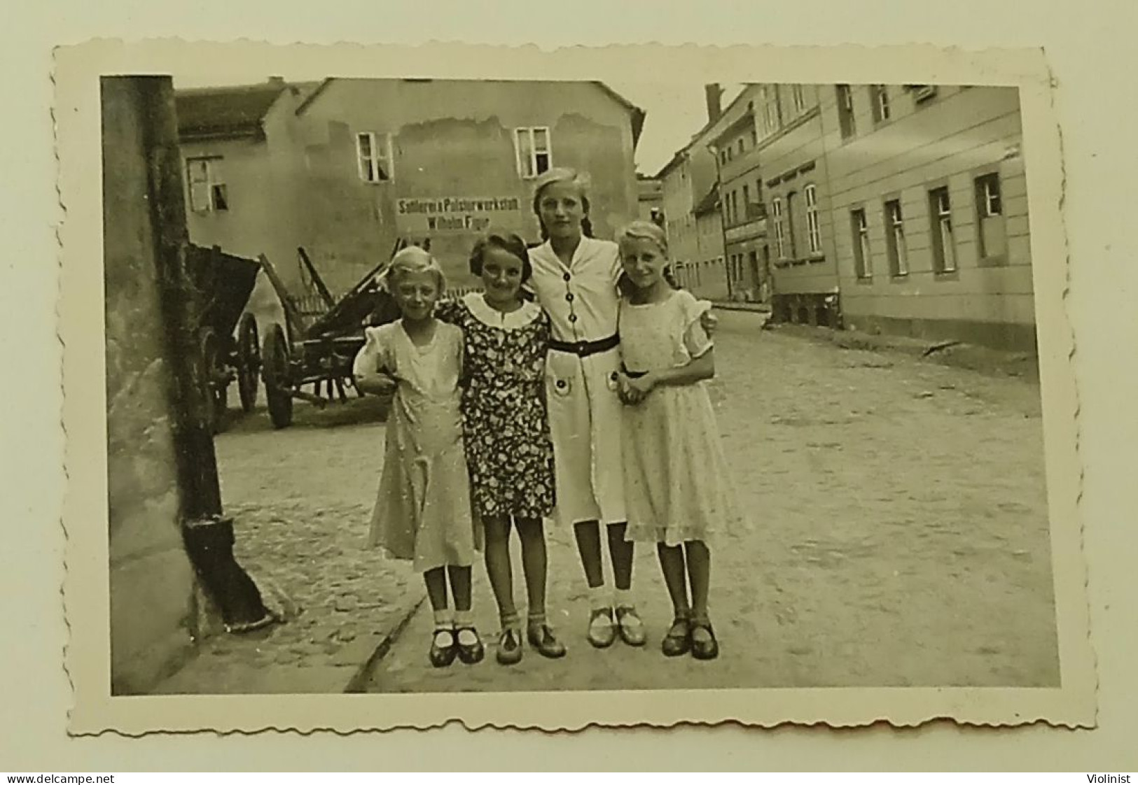 Germany-Four Young Girls Standing On The Street-Photo Gowir,Finsterwalde-old Photo - Lieux