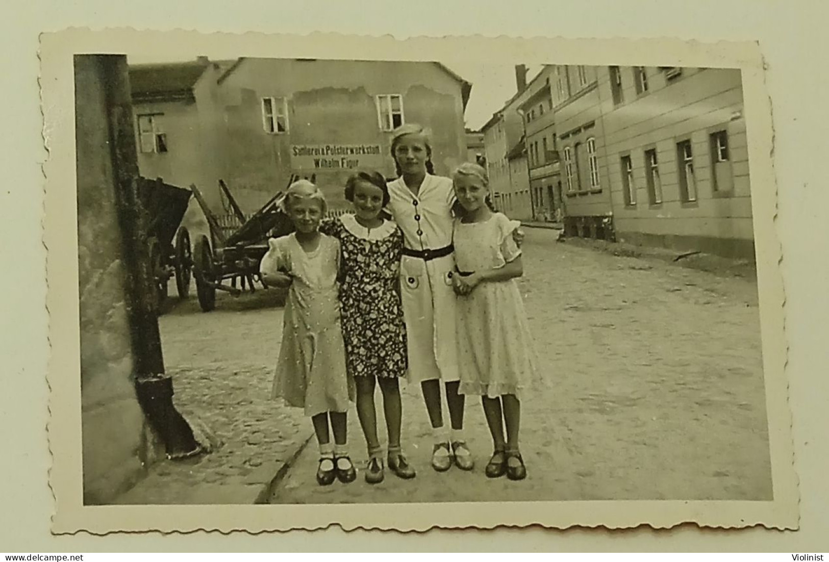 Germany-Four Young Girls Standing On The Street-Photo Gowir,Finsterwalde-old Photo - Lieux