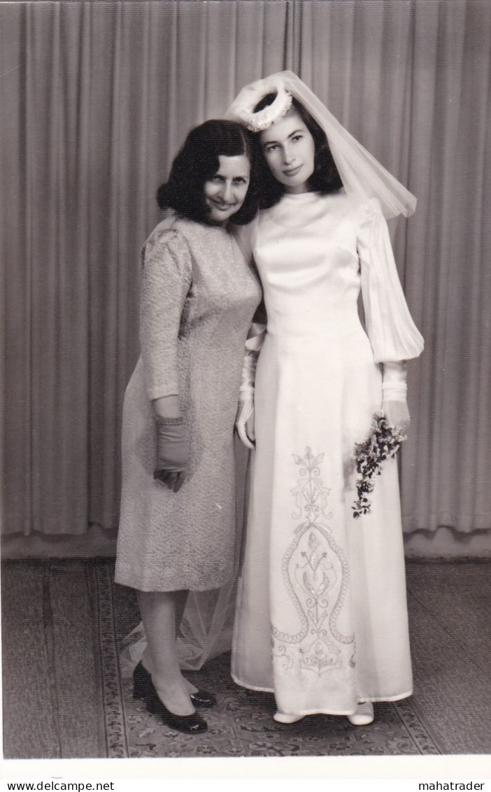 Old Real Original Photo - Wedding Bride Woman Posing - Ca. 14x9 Cm - Anonymous Persons