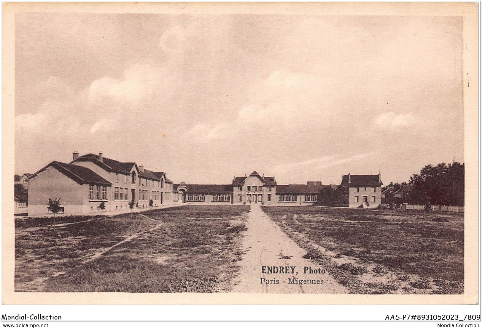 AASP7-0629 - MIGENNES - Groupe Scolaire Paul Fourrey - Vue Prise De La Cour D'honneur - Migennes