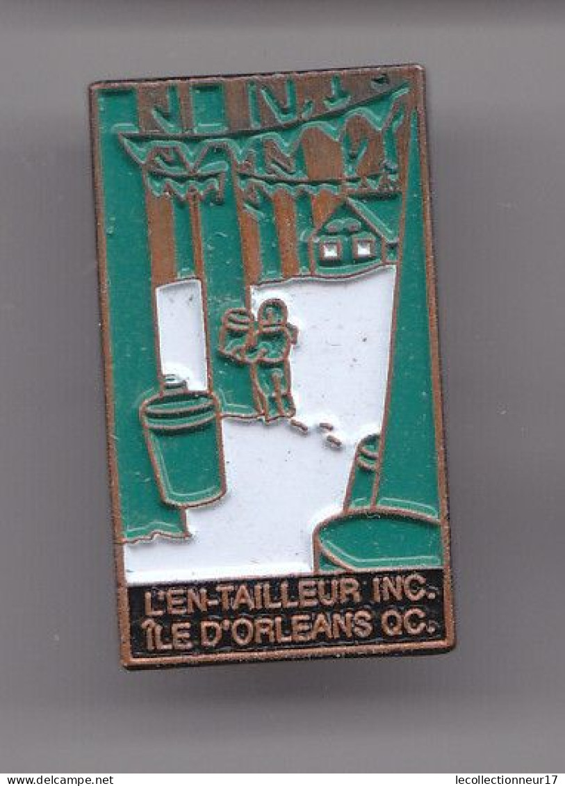 Pin's L' En Tailleur Inc Ile D'Orléans QC Récolte Du Caoutchouc Réf 7834JL - Villes