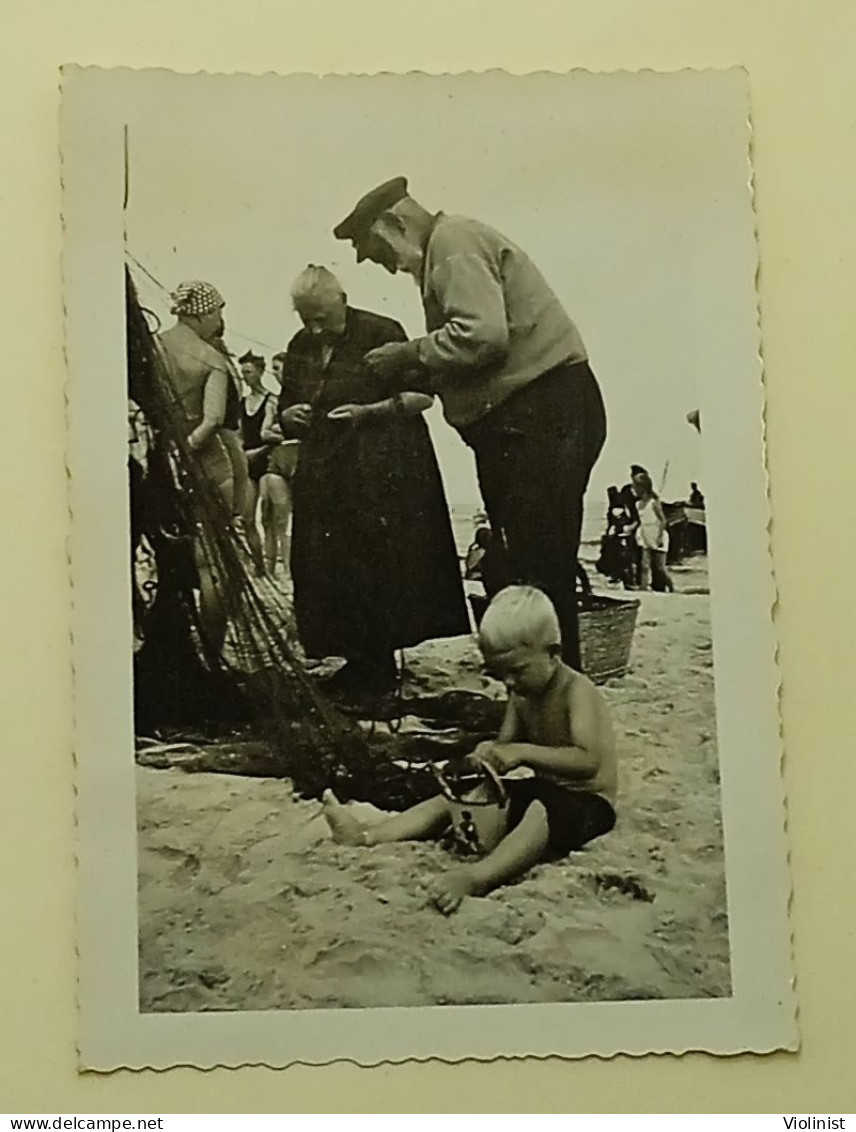 Germany - An Old Sailor And His Wife Mending A Fishing Net - Photo Max, Seebad Ahlbeck - Lieux