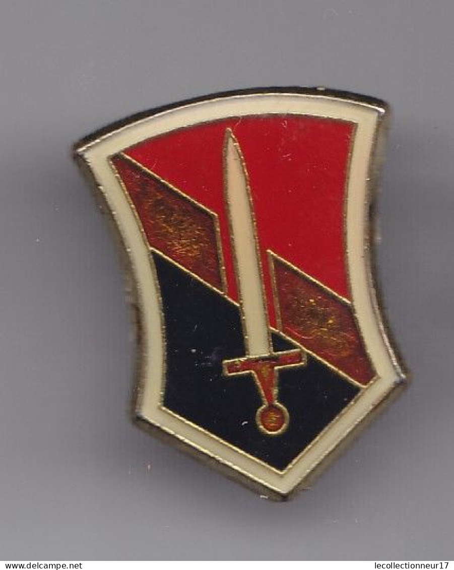 Pin's Armée à Définir Réf 3396 - Militari