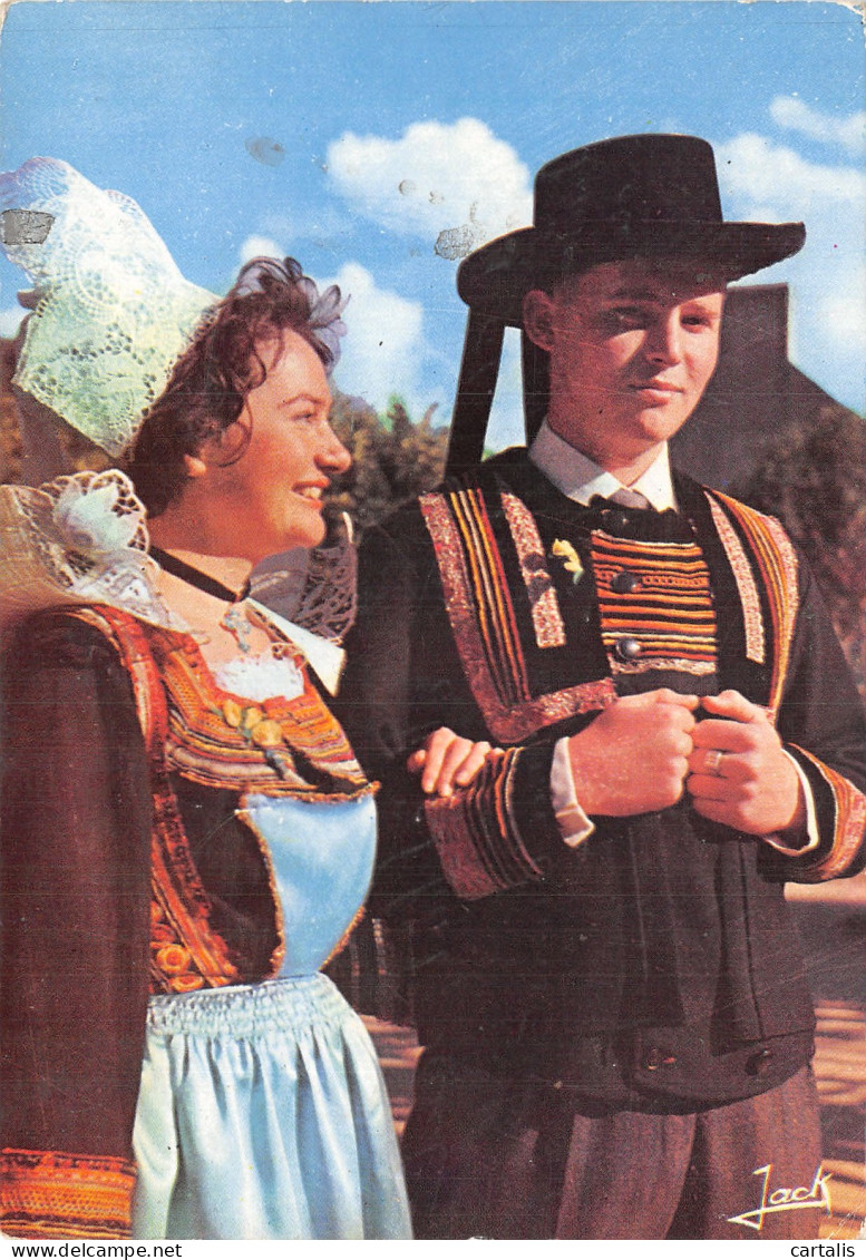 29-PONT AVEN FOLKLORE COSTUME-N° 4417-D/0035 - Pont Aven