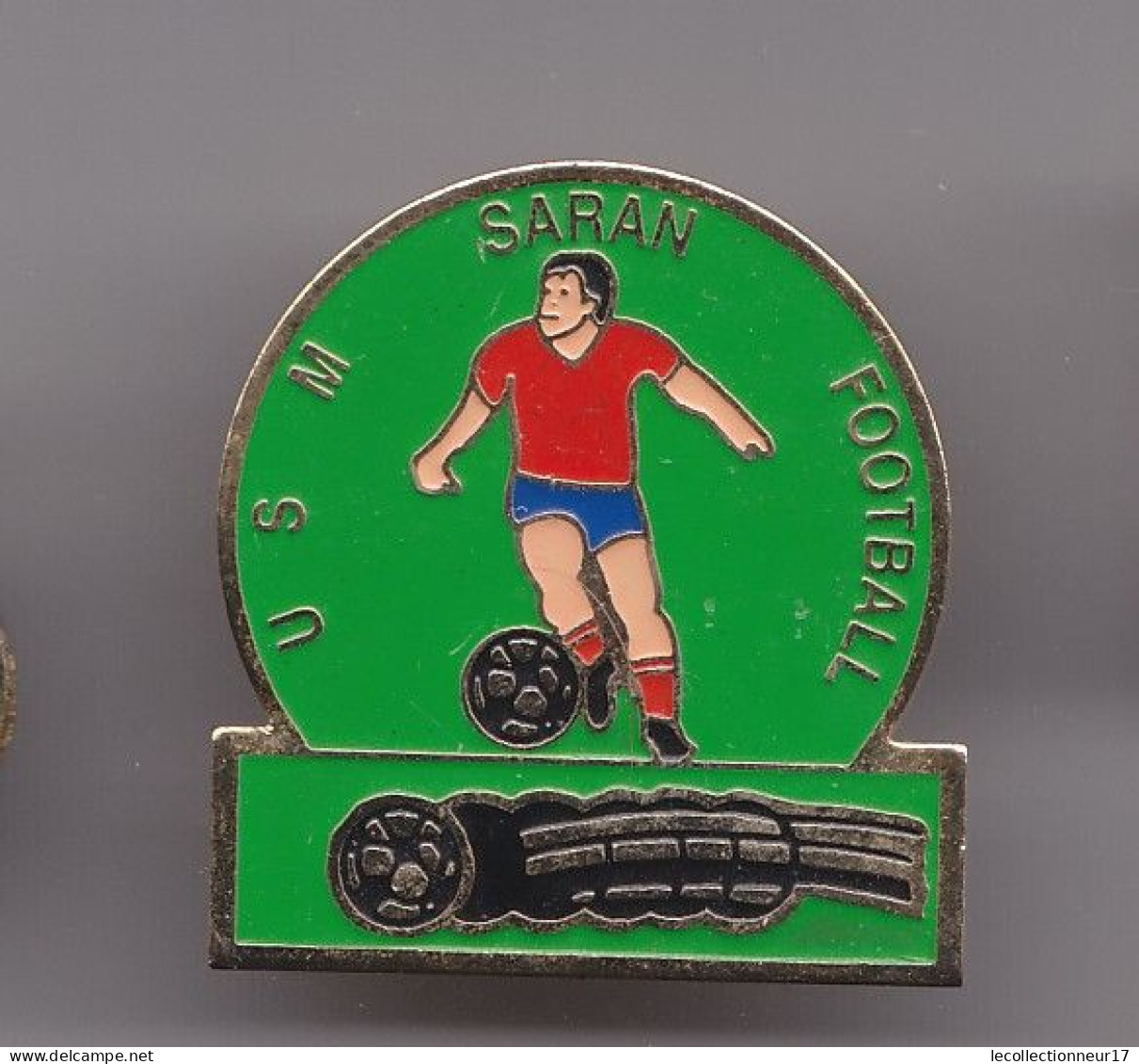 Pin's USM  Saran Football Dpt 45  Réf 7303JL - Football