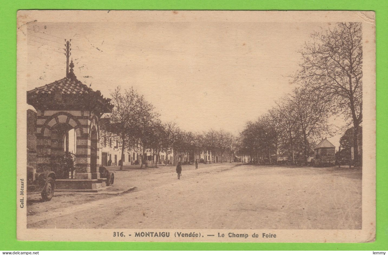 85 - MONTAIGU - LE CHAMP DE FOIRE - 1941 - Montaigu