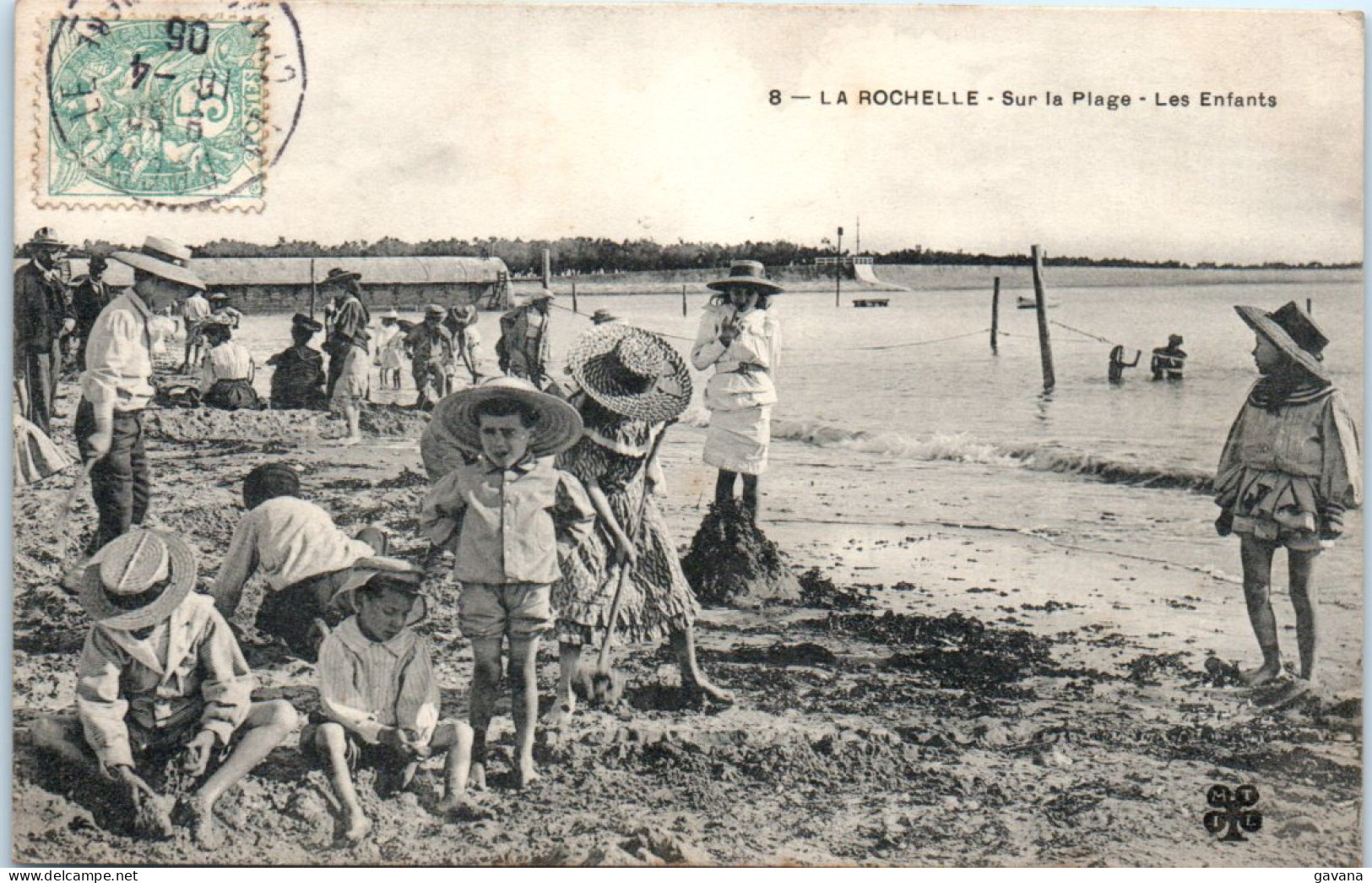 17 LA ROCHELLE - Sur La Plage - Les Enfants - La Rochelle
