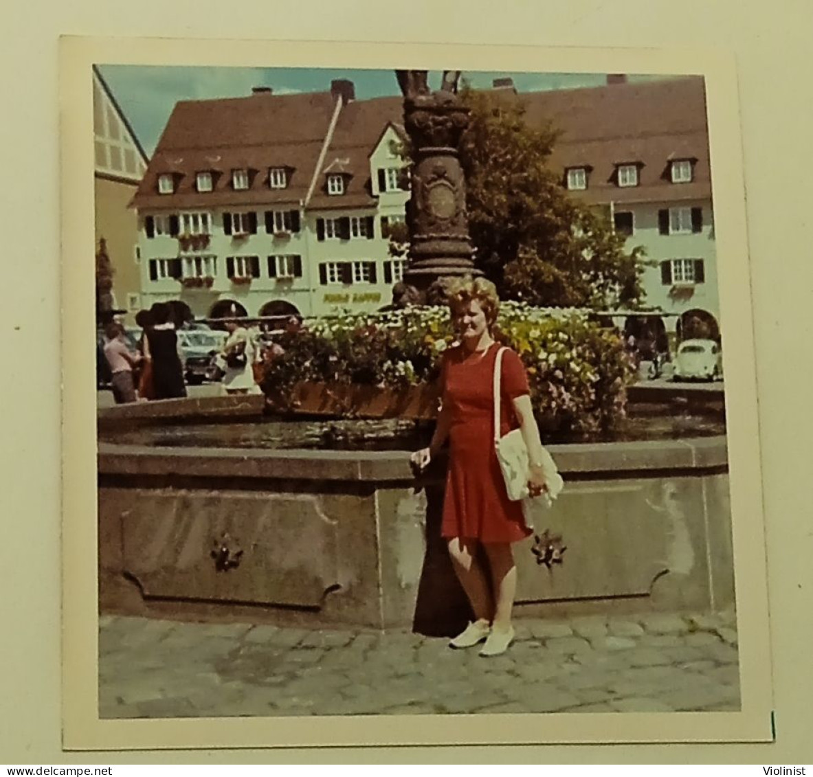 Germany-Woman In The Square Of Freudenstadt - Lugares