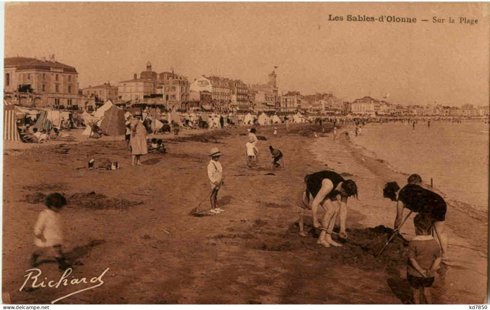 Les Sables D Olonne - Sur La Plage - Sables D'Olonne