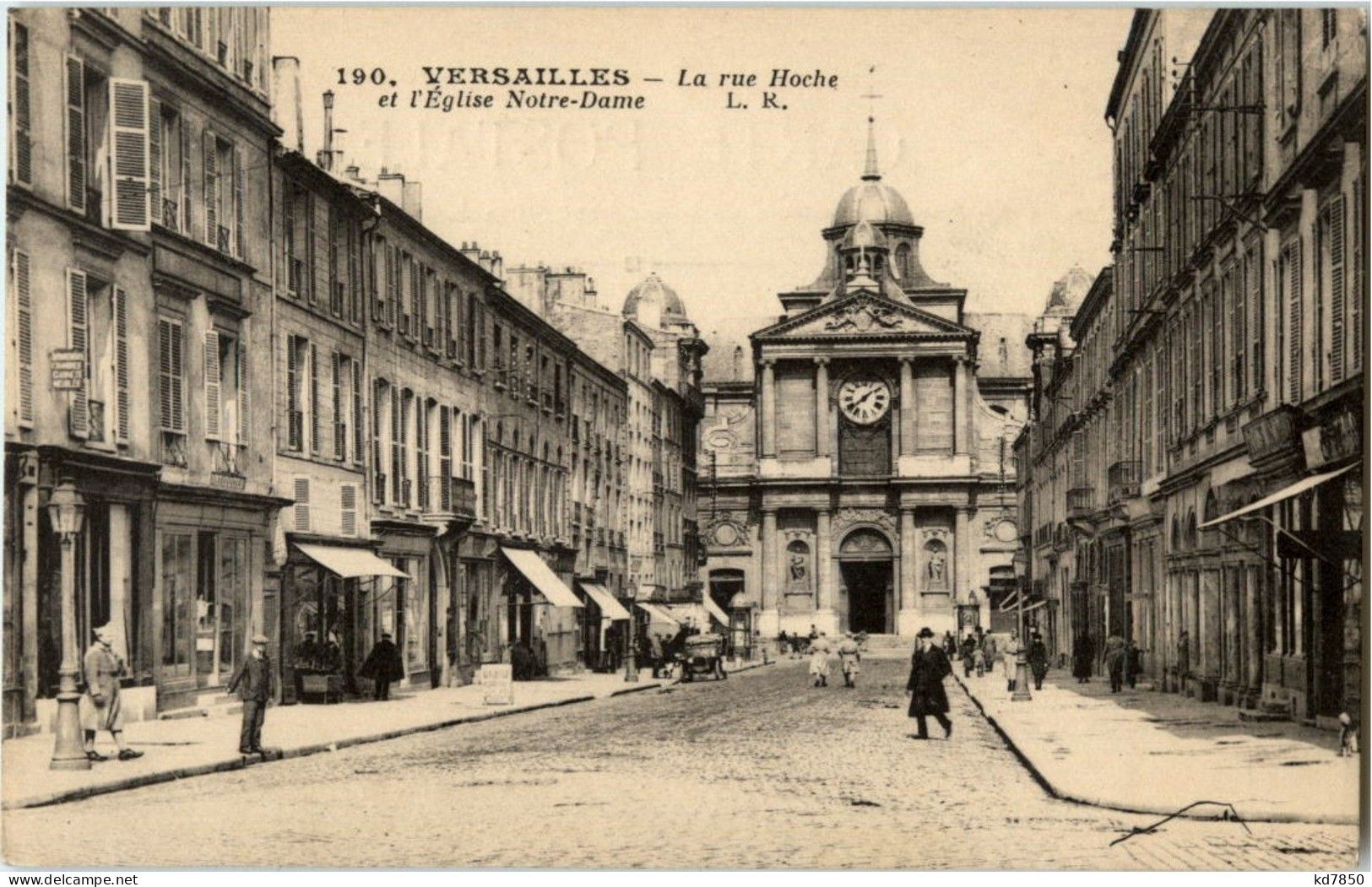 Versailles - La Rue Hoche - Versailles