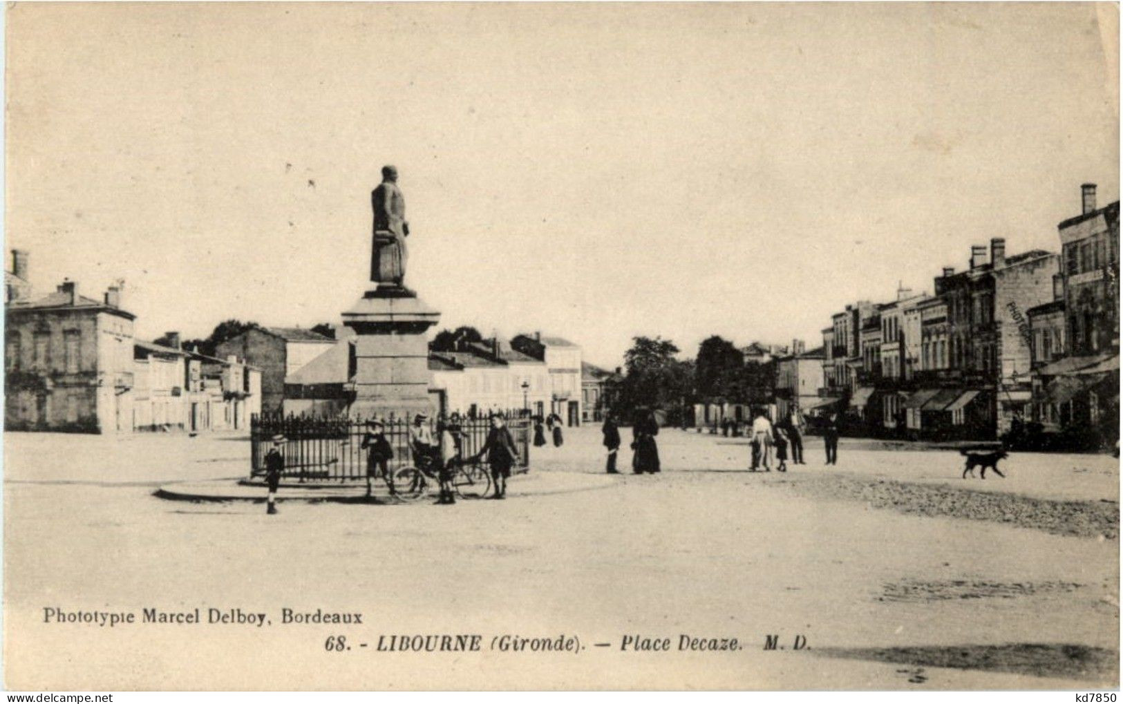 Libourne - Place Decaze - Libourne