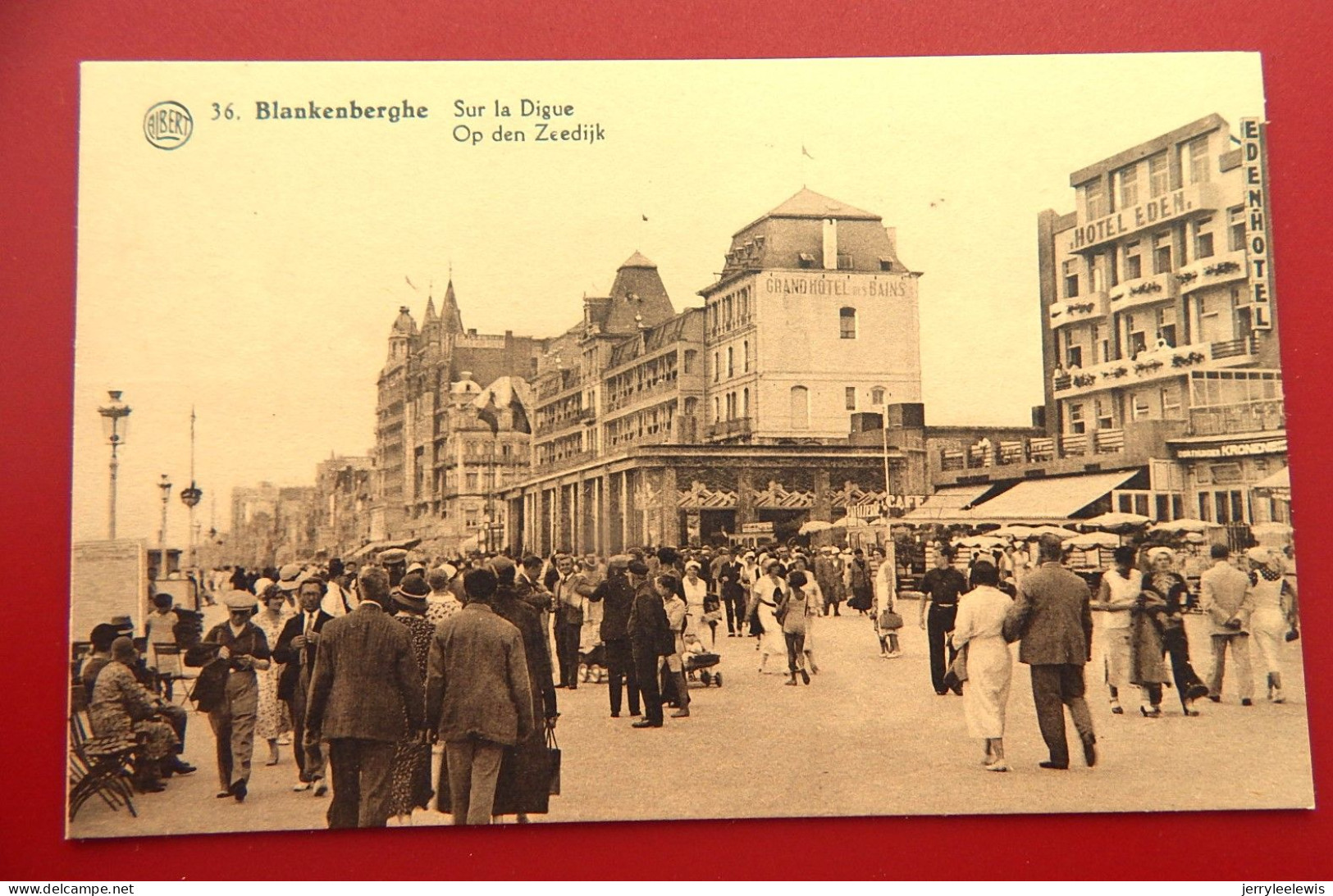 BLANKENBERGE  -  Op De Zeedijk  - Sur La Digue - Blankenberge