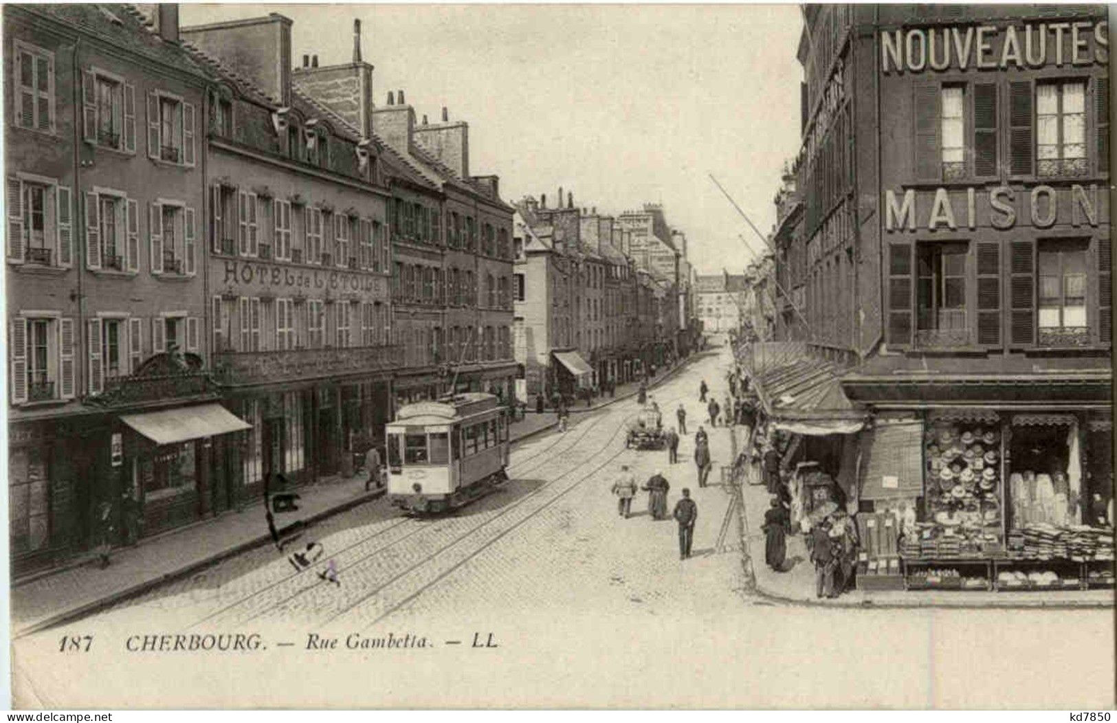 Cherbourg - Rue Gambetia - Tramway - Cherbourg