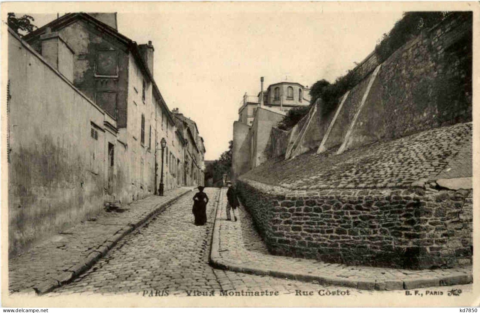 Paris - Montmartre - Rue Cortot - District 18