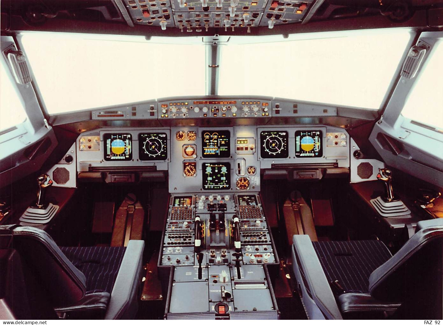 Airbus A320 Cockpit - +/- 180 X 130 Mm. - Photo De Presse - Aviación