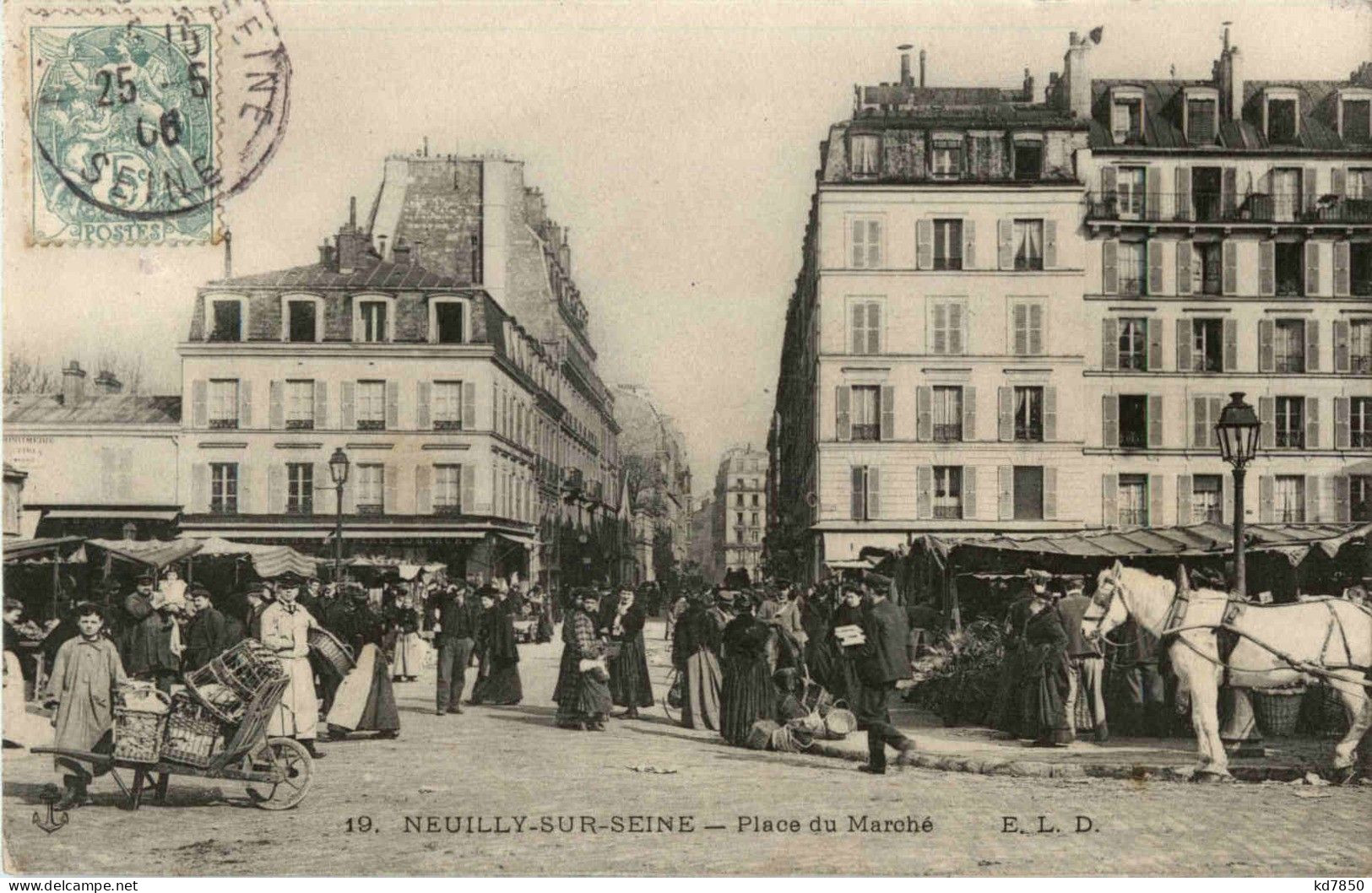 Neuilly Sur Seine - Place Du Marche - Neuilly Sur Seine