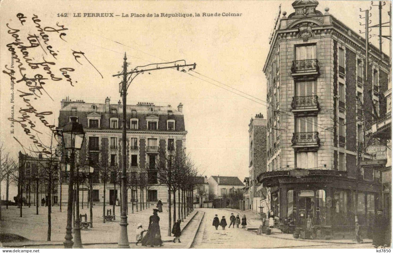 Le Perreux - La Place De La Republique - Le Perreux Sur Marne