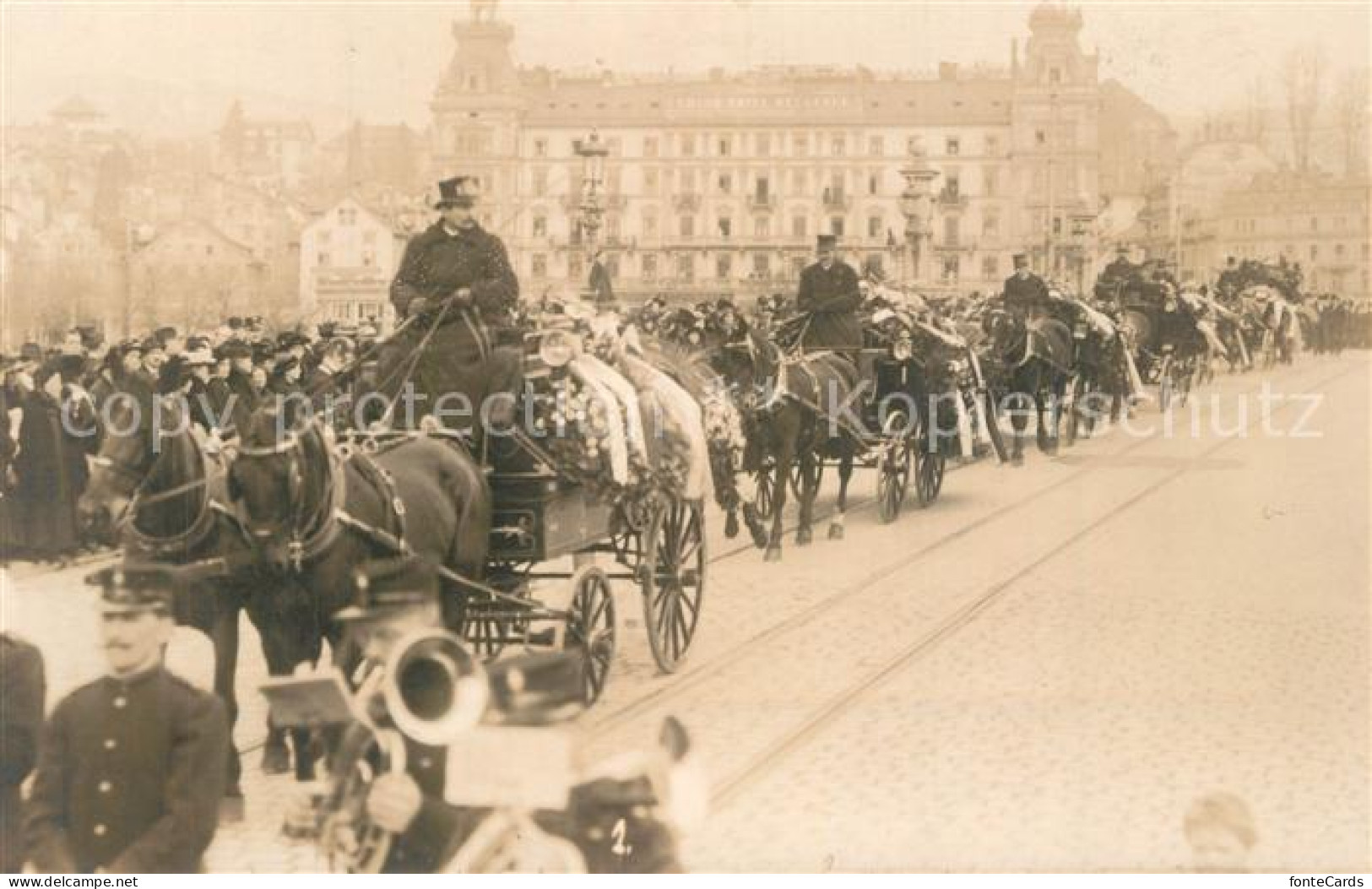 13567472 Genf GE Hotel Bellevue Pferdewagen Trauerzug Genf GE - Sonstige & Ohne Zuordnung