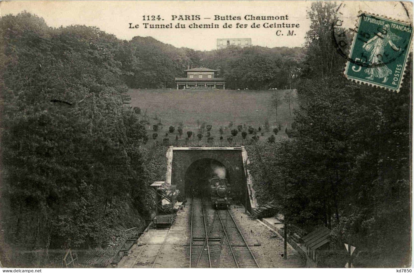 Paris - Buttes Chaumont - Nahverkehr, Oberirdisch