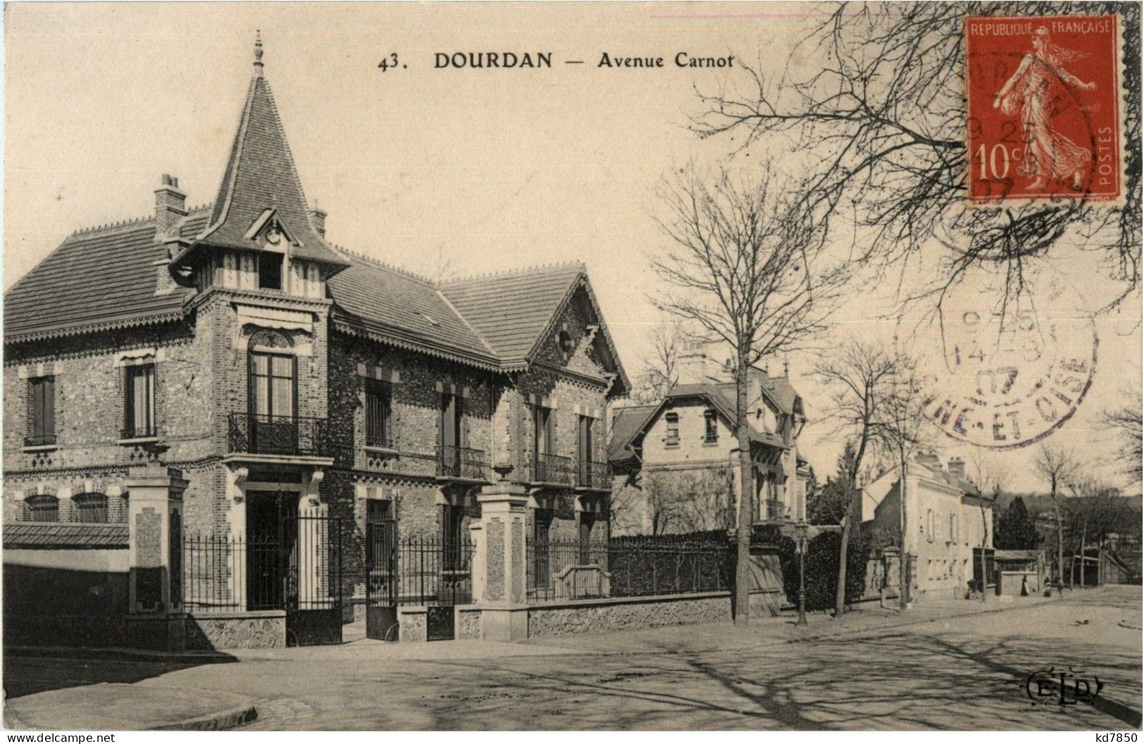 Dourdan - Avenue Carnot - Dourdan