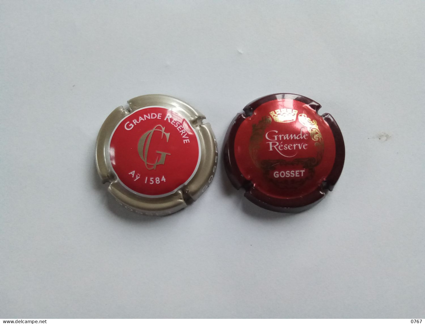 Lot De 2 Capsules Muselets Champagne Gosset Différentes  ( Bazarcollect28 ) - Gosset