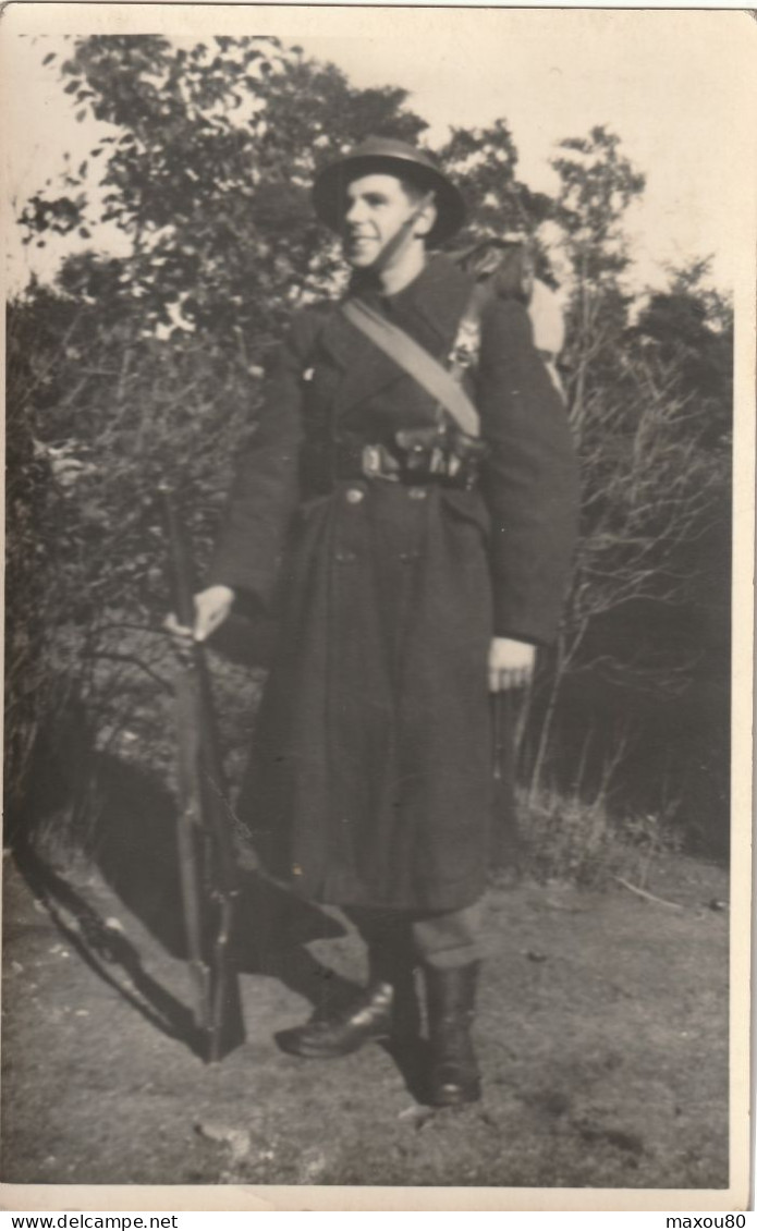 CPA Soldat En Uniforme, Fusil, Cartouchière - Uniforms