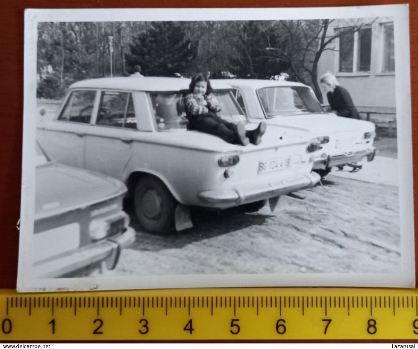 #14  Enfant Child Girl Fille With Old Car - Fiat - Cars