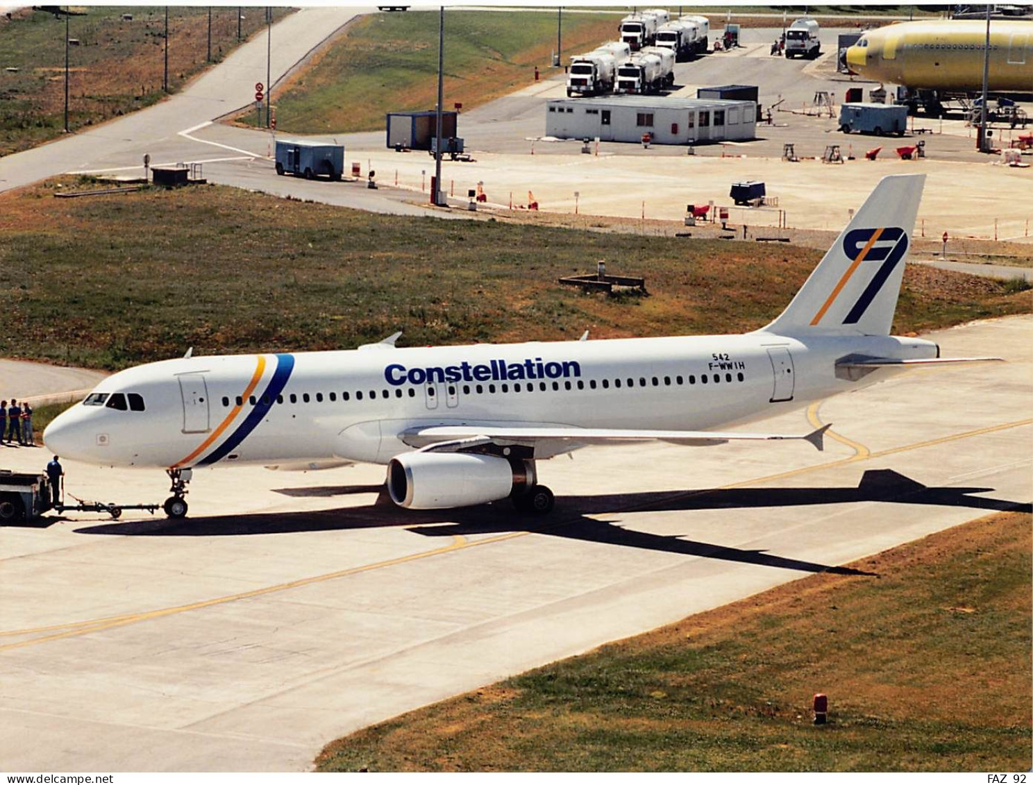 Airbus A320 For Constellation International Airlines - +/- 180 X 130 Mm. - Photo De Presse - Aviación