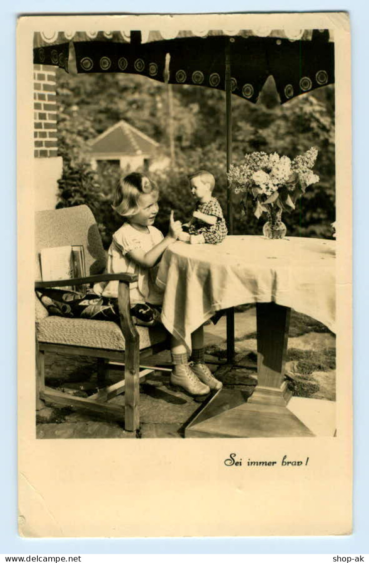 T1199/ Mädchen Mit Puppe Schöne Foto AK 1942 - Jeux Et Jouets