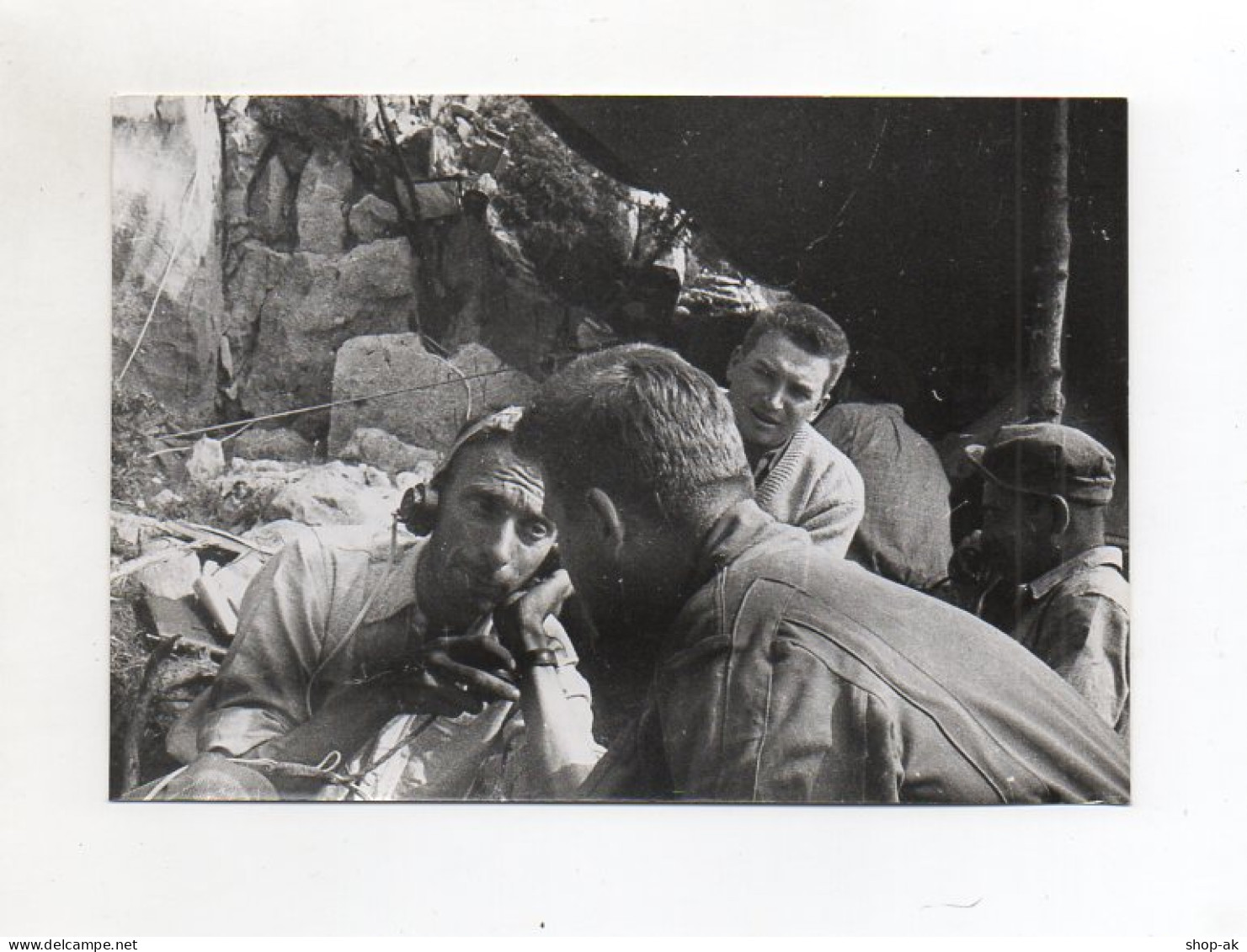 F6609/ Höhlenforscher Robert Levi Telefoniert Mit Den Verunglückten Foto Ca1950  - Non Classés