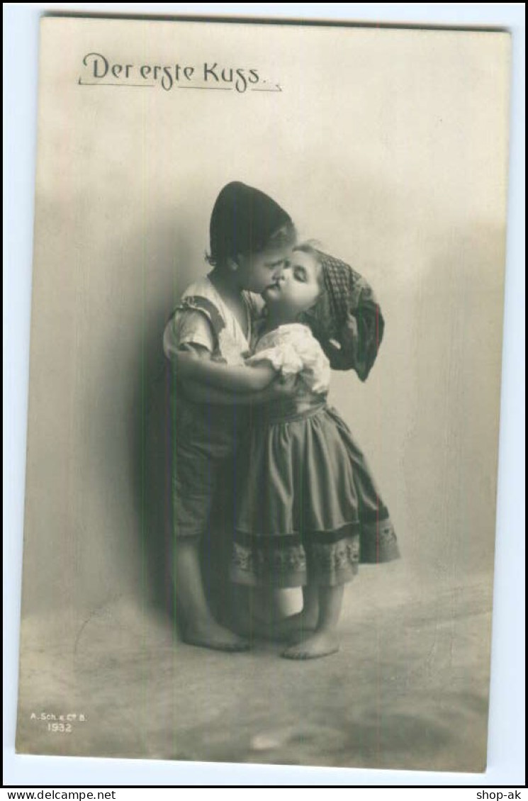 Y2484/ Der Erste Kuss   Kinder Schöne Foto AK 1912 Küssen  - Autres & Non Classés