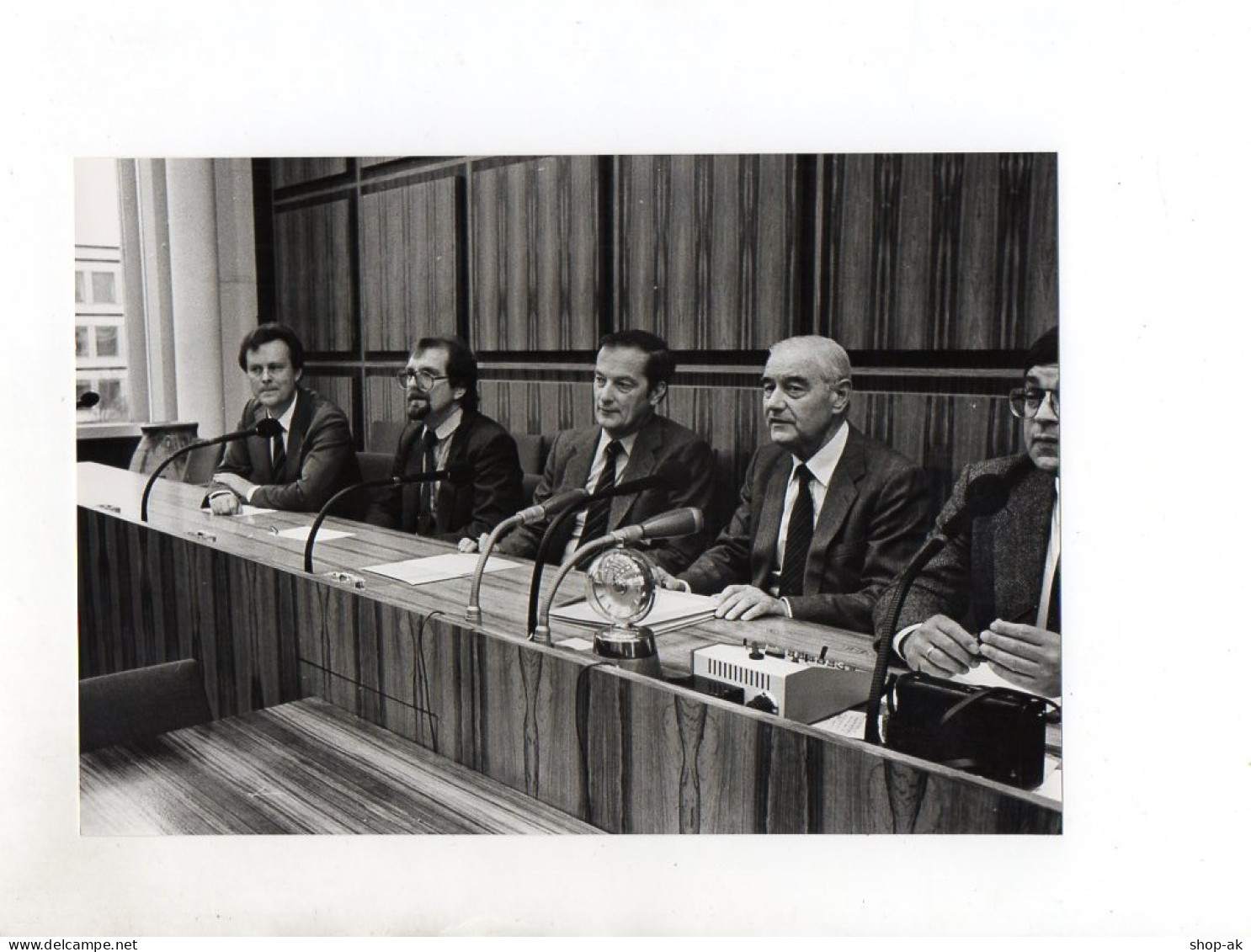 F5936/ Flick-Affäre Pressekonferenz Lambsdorff-Prozeß Staatsanwälte  Foto - Ohne Zuordnung