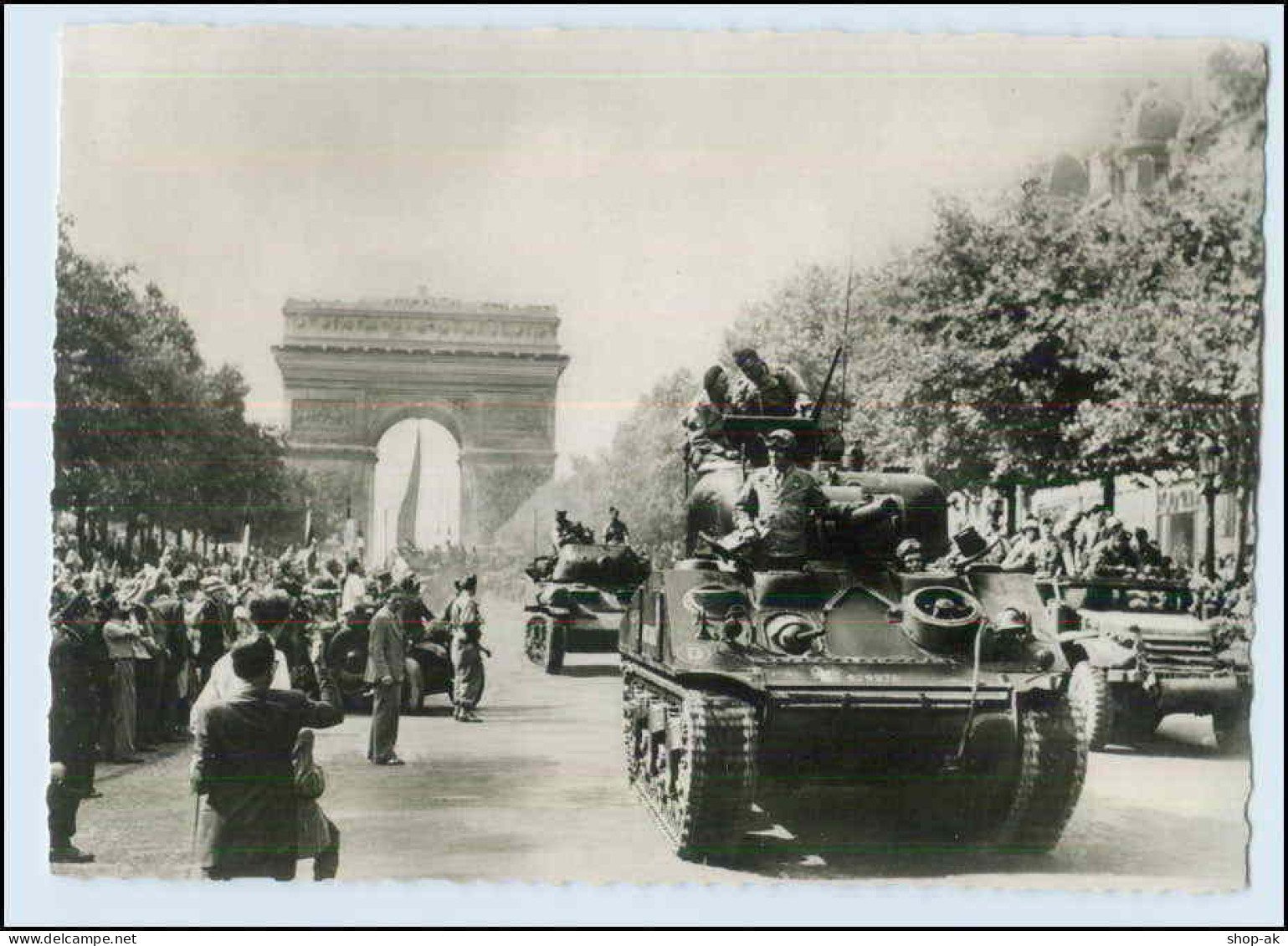 Y1633/ Paris 1944 Tanks Of The Leclerc Division Panzer AK Frankreich - Other & Unclassified