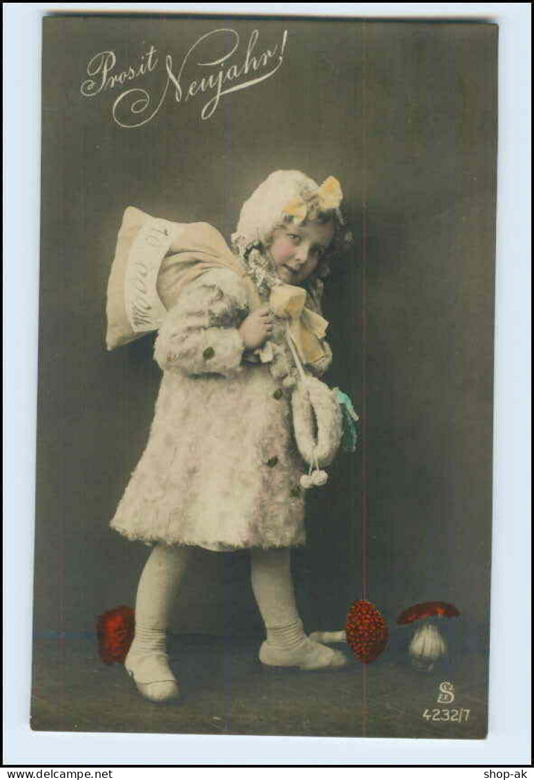 W5L28/ Neujahr Kl. Mädchen Mit Geldsack Pilze Foto AK 1918 - Nieuwjaar