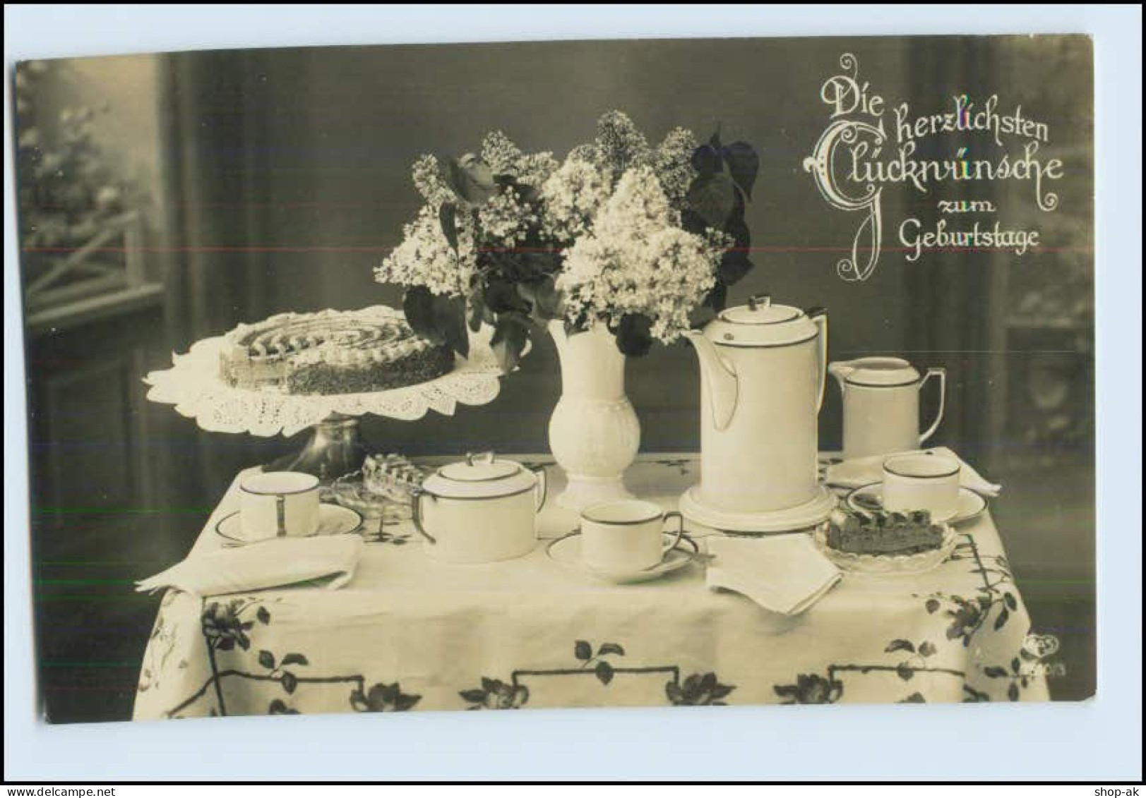 W4N74/ Geburtstag Gedeckter Tisch Mit Blumen 1928 Foto AK - Compleanni