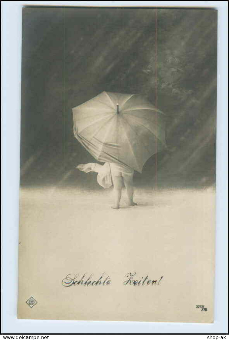 W2X86/ Schlechte Zeiten" Baby Kind Mit Regenschirm Foto AK Ca.1915 - Other & Unclassified