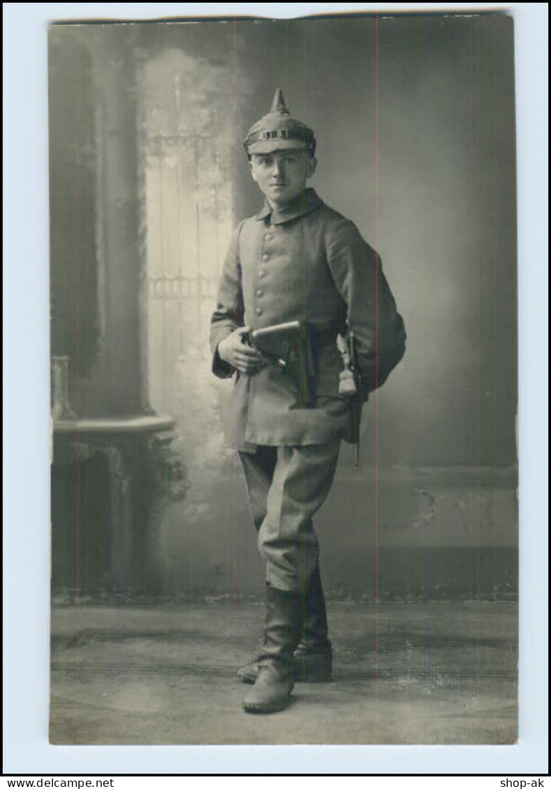 P3L48/ Soldat Mit Pickelhaube Pistole Foto AK 1. Weltkrieg Ca.1915 - Guerra 1914-18
