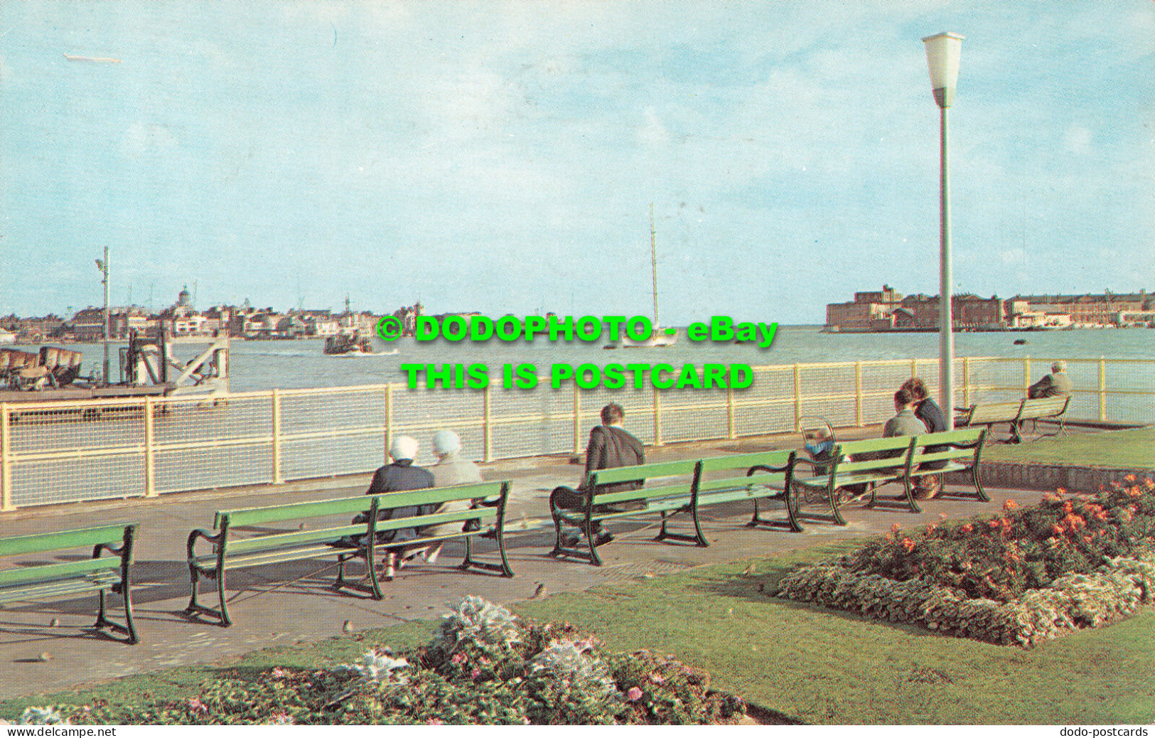 R520671 Gosport Ferry Gardens And Portsmouth Harbour. C. G. Williams. Plastichro - Monde