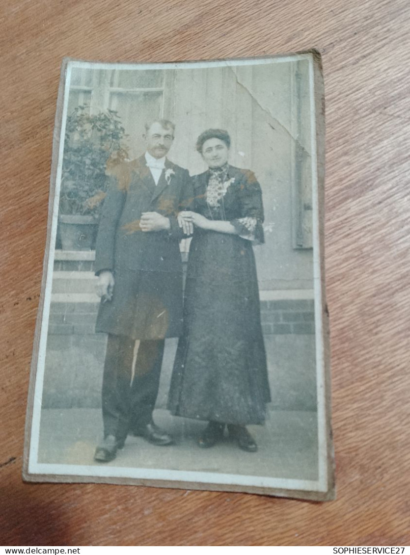 561 // PHOTO ANCIENNE CARTONNEE 11 X 7 CMS / COUPLE - Anonymous Persons