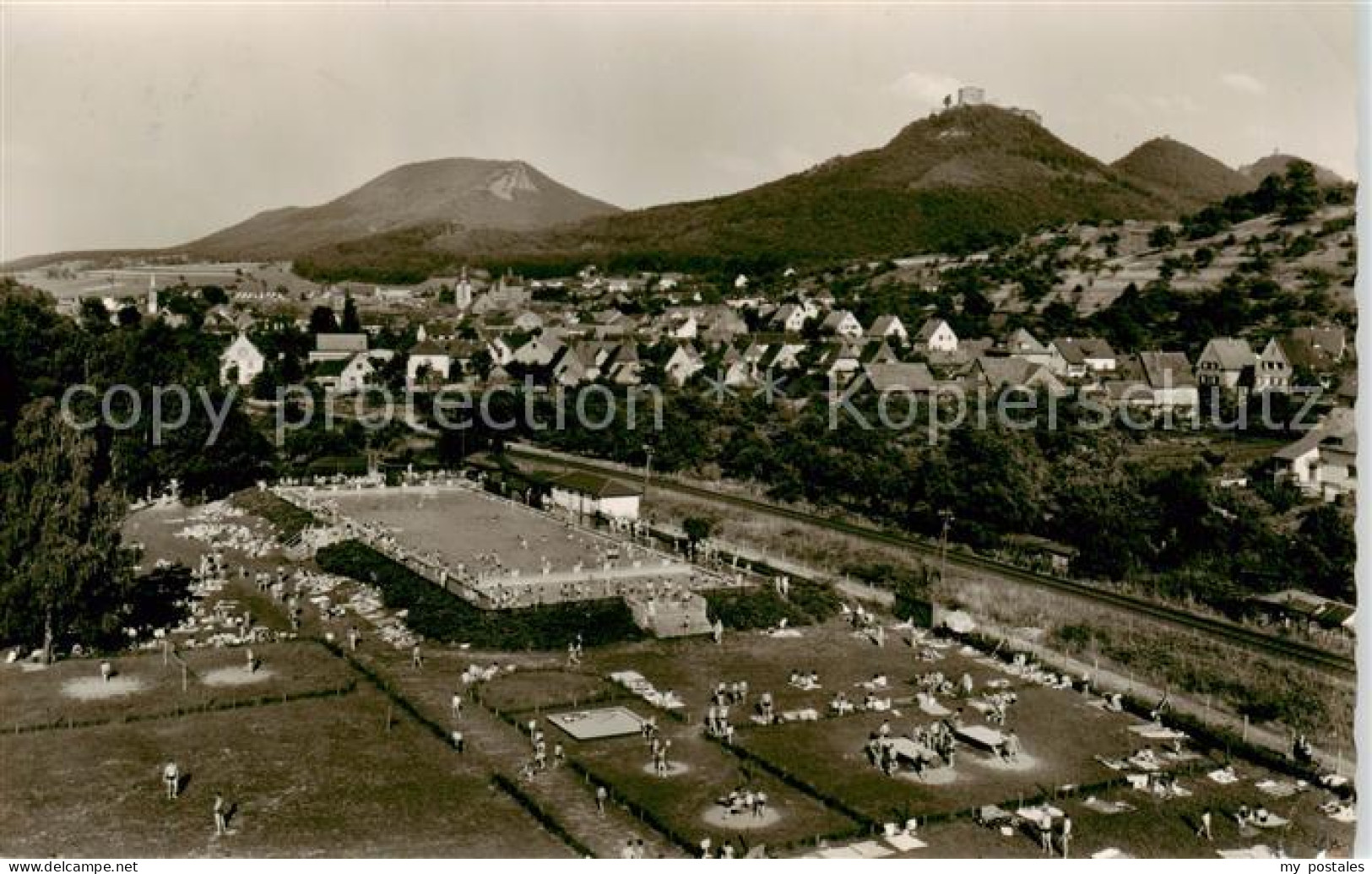 73850059 Annweiler Trifels Freibad Mit Blick Auf Trifels Annweiler Trifels - Altri & Non Classificati