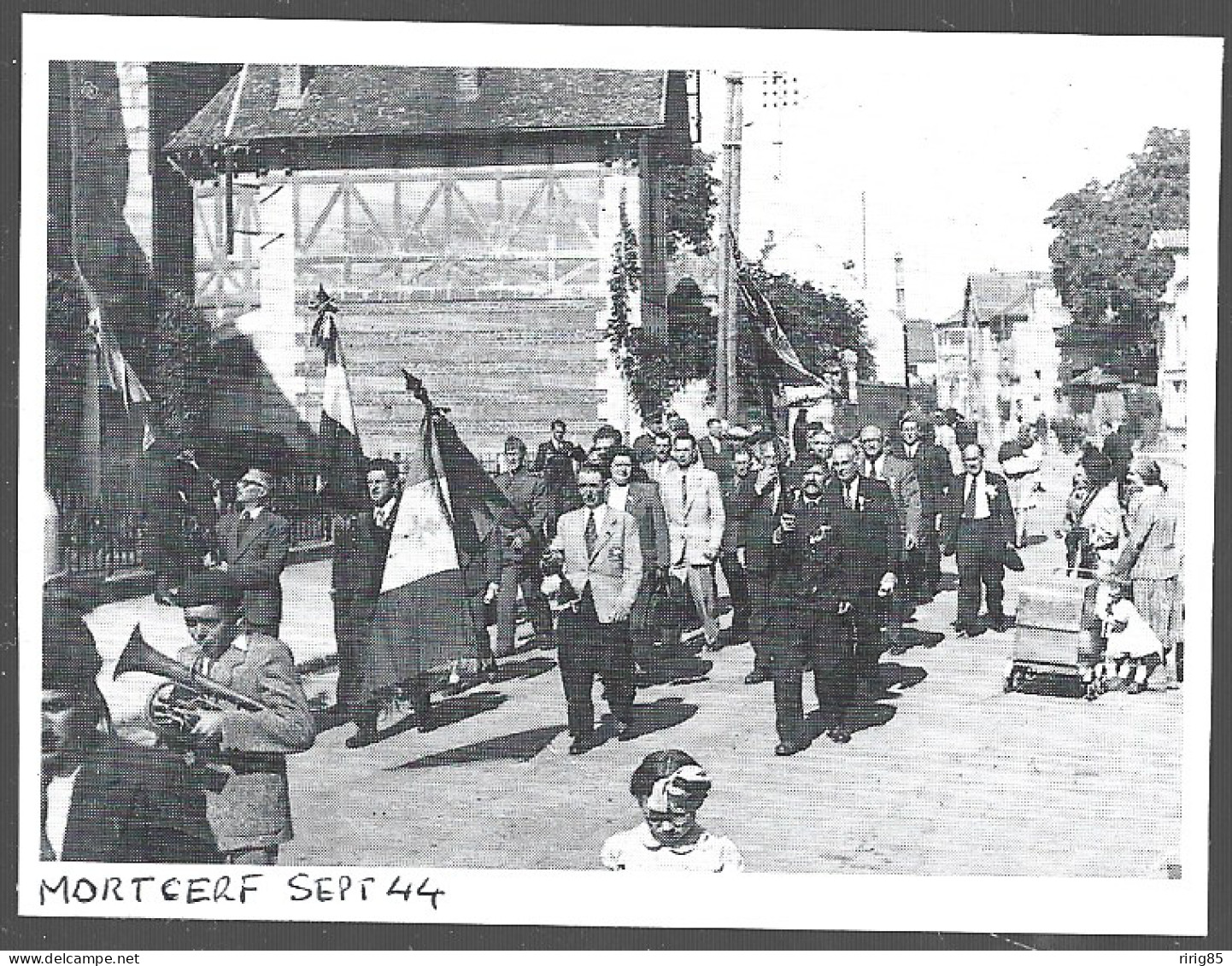 1996  --  MORTCERF . DEFILE EN SEPTEMBRE 1944 . 4B012 - Non Classés