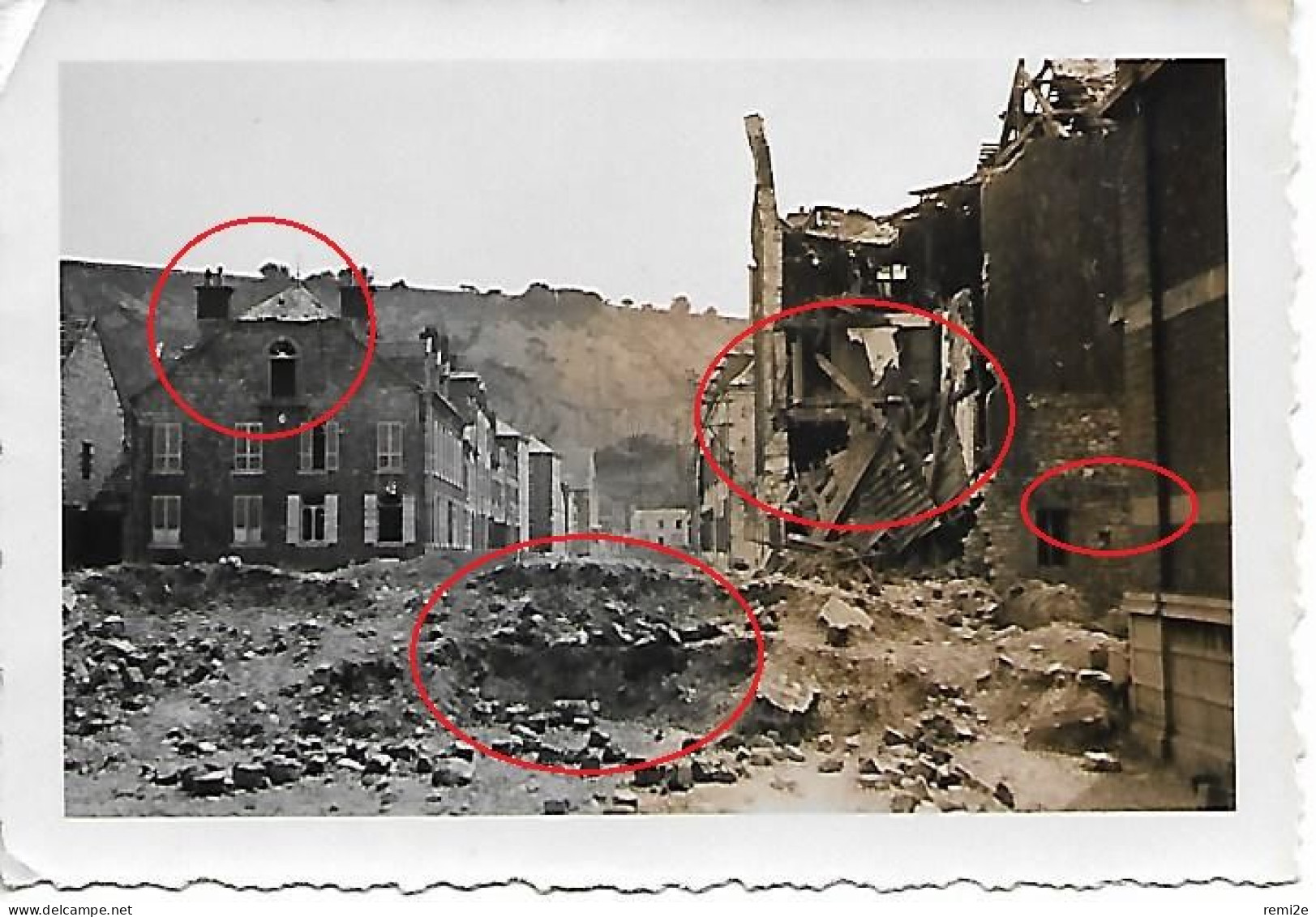 Photo WW2 2WK WK2 Givet Ruine Maison Détruite Rue Estivant De Braux Cratère Trou D'obus - War, Military