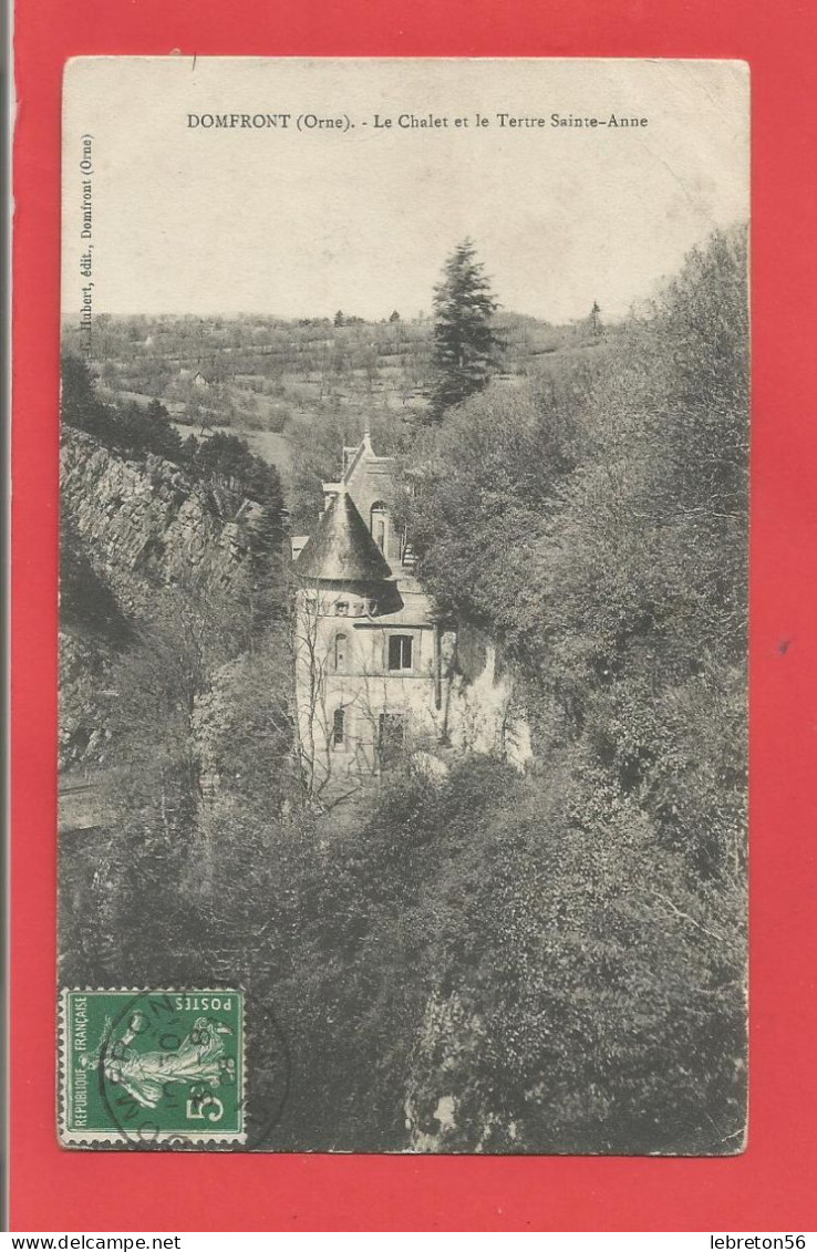 C.P.A. ( 61 ) « DOMFTONT » Le Chalet Et Le Tertre Sainte-Anne - Jolie Vue Générale   X2phots - Domfront