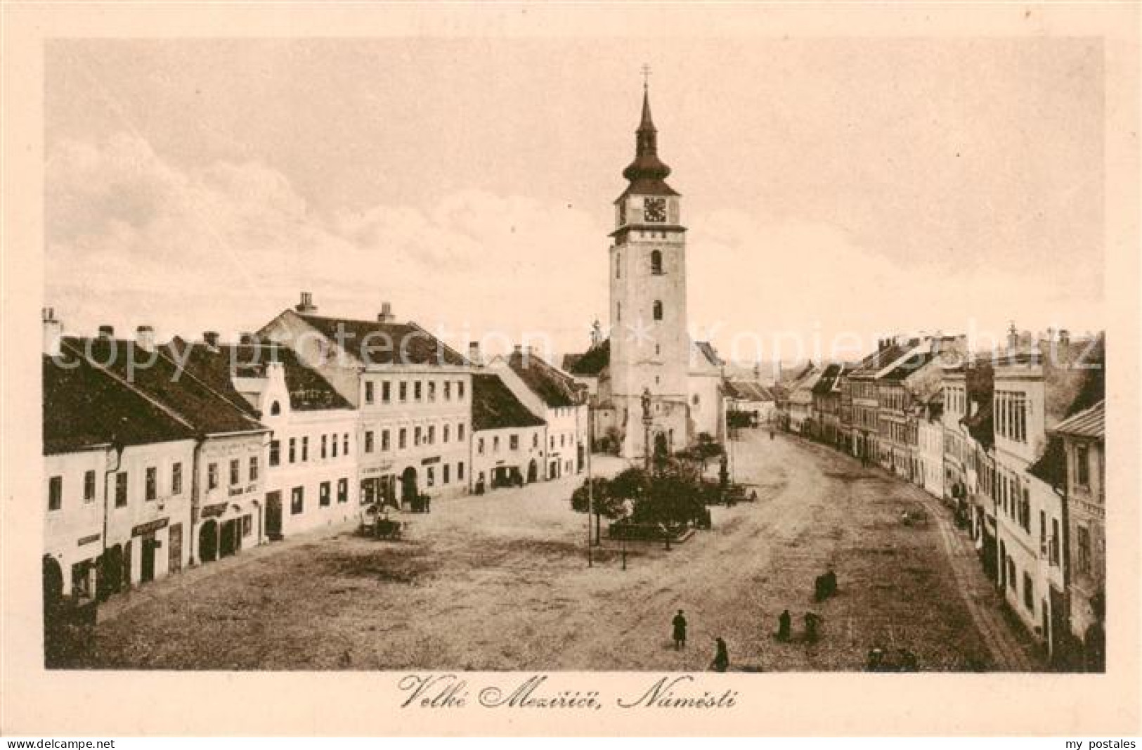 73849658 Velke Mezirici Gross-Meseritsch CZ Strassenpartie Mit Kirche  - Tschechische Republik