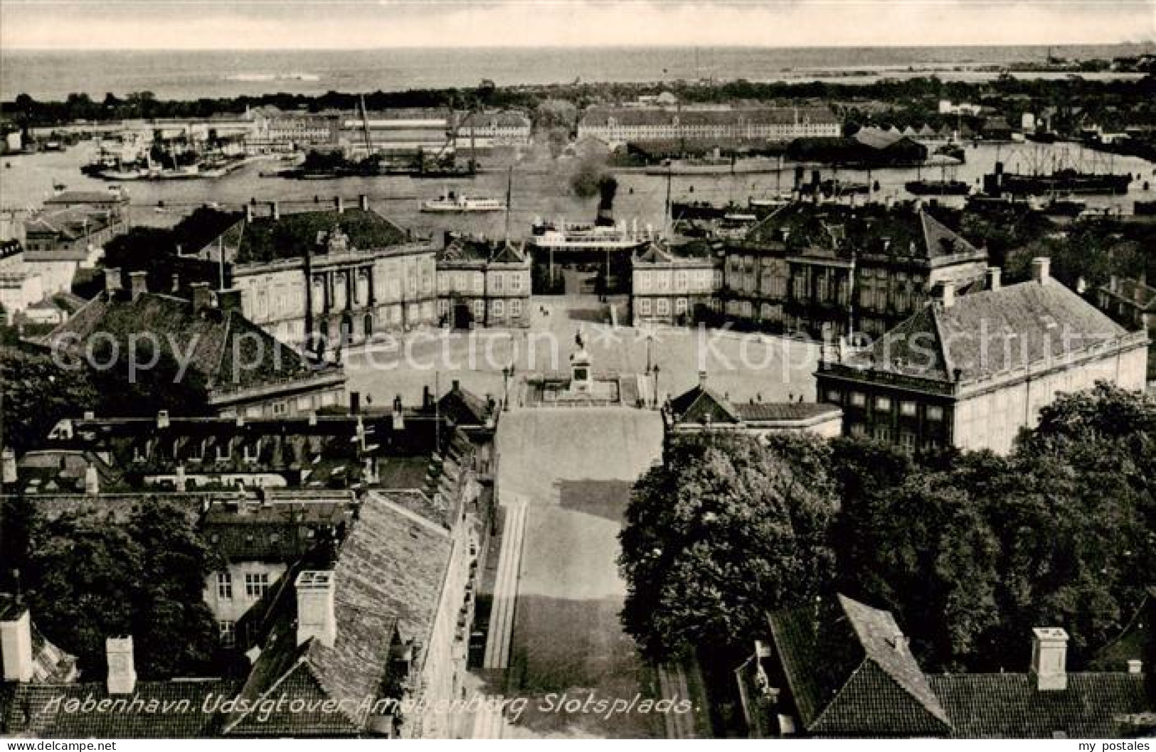 73827679 Copenhagen Kobenhavn DK View Over Amalienborg Palace Courtyard  - Danemark