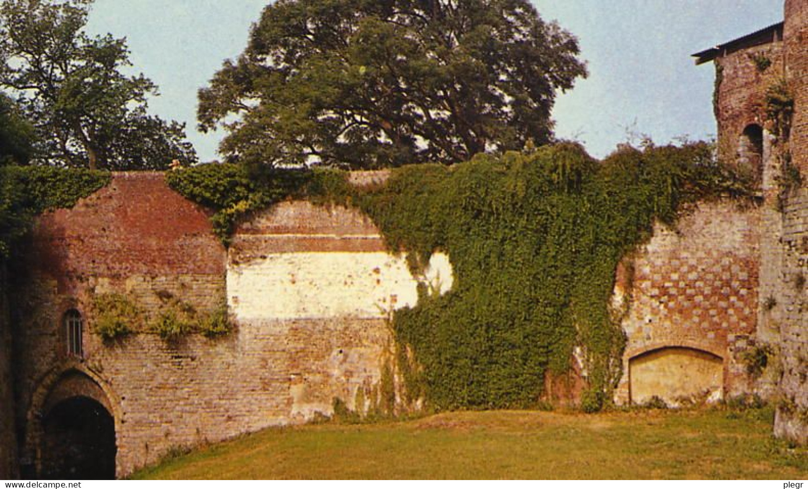 1-62588 02 01 - MONTREUIL - TOUR DE LA REINE BERTHE ET TOURS DU CHÂTEAU - Montreuil