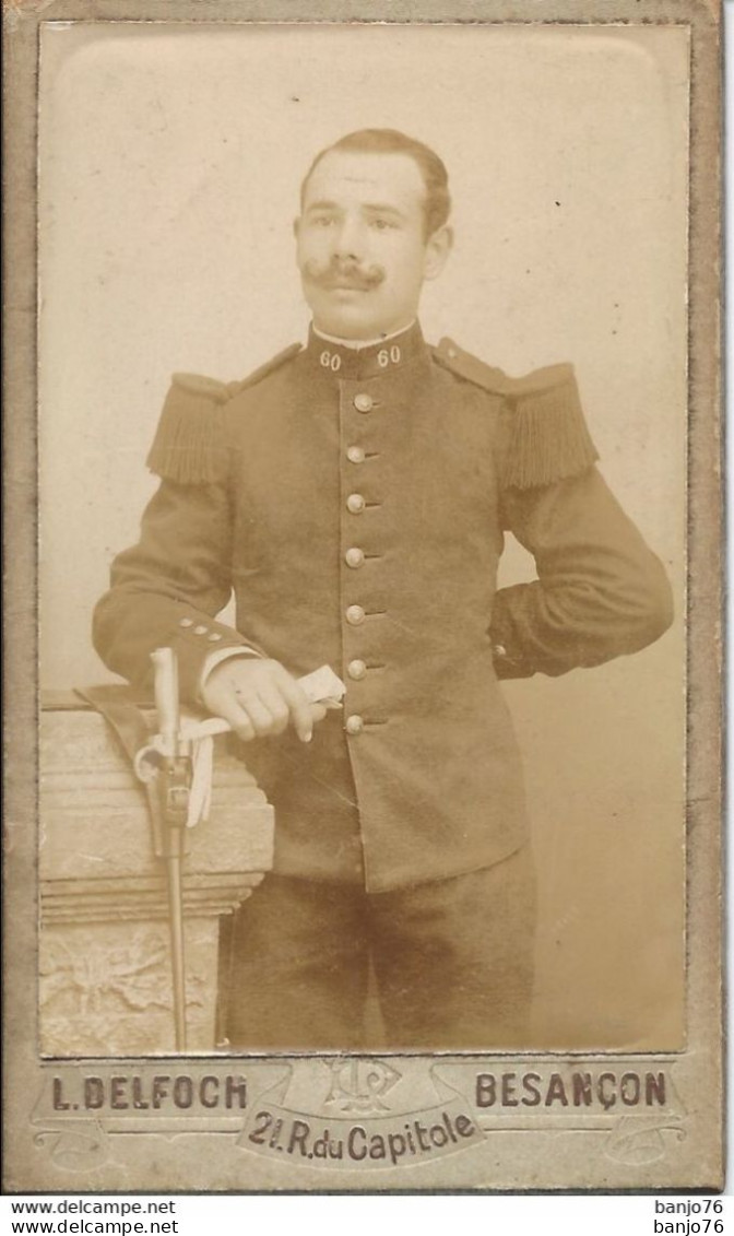 Photo Originale Militaire Format Carte De Visite - Portrait Par Photographe L. DELFOCH - Besançon - Guerre, Militaire