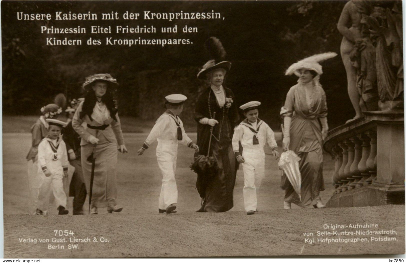 Kaiserin Mit Kronprinzessin - Familles Royales