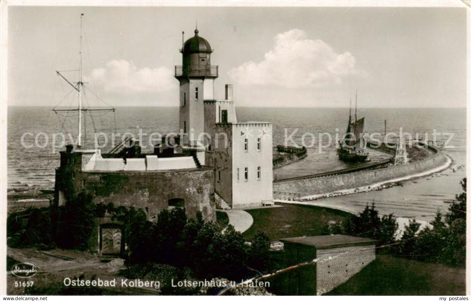 73822885 Kolberg  Ostseebad Kolobrzeg PL Lotsenhaus Und Hafen  - Polen